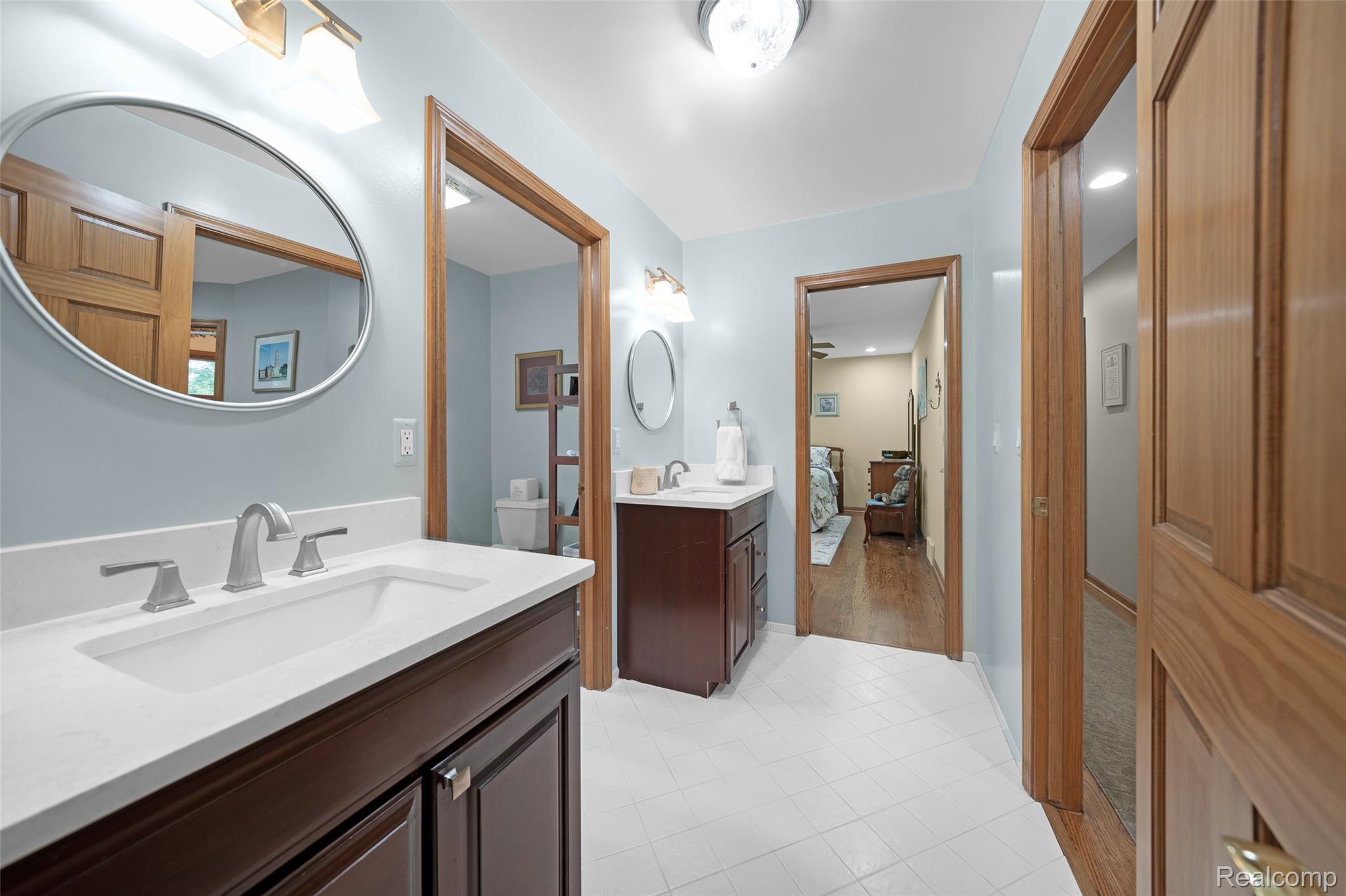 Listing images