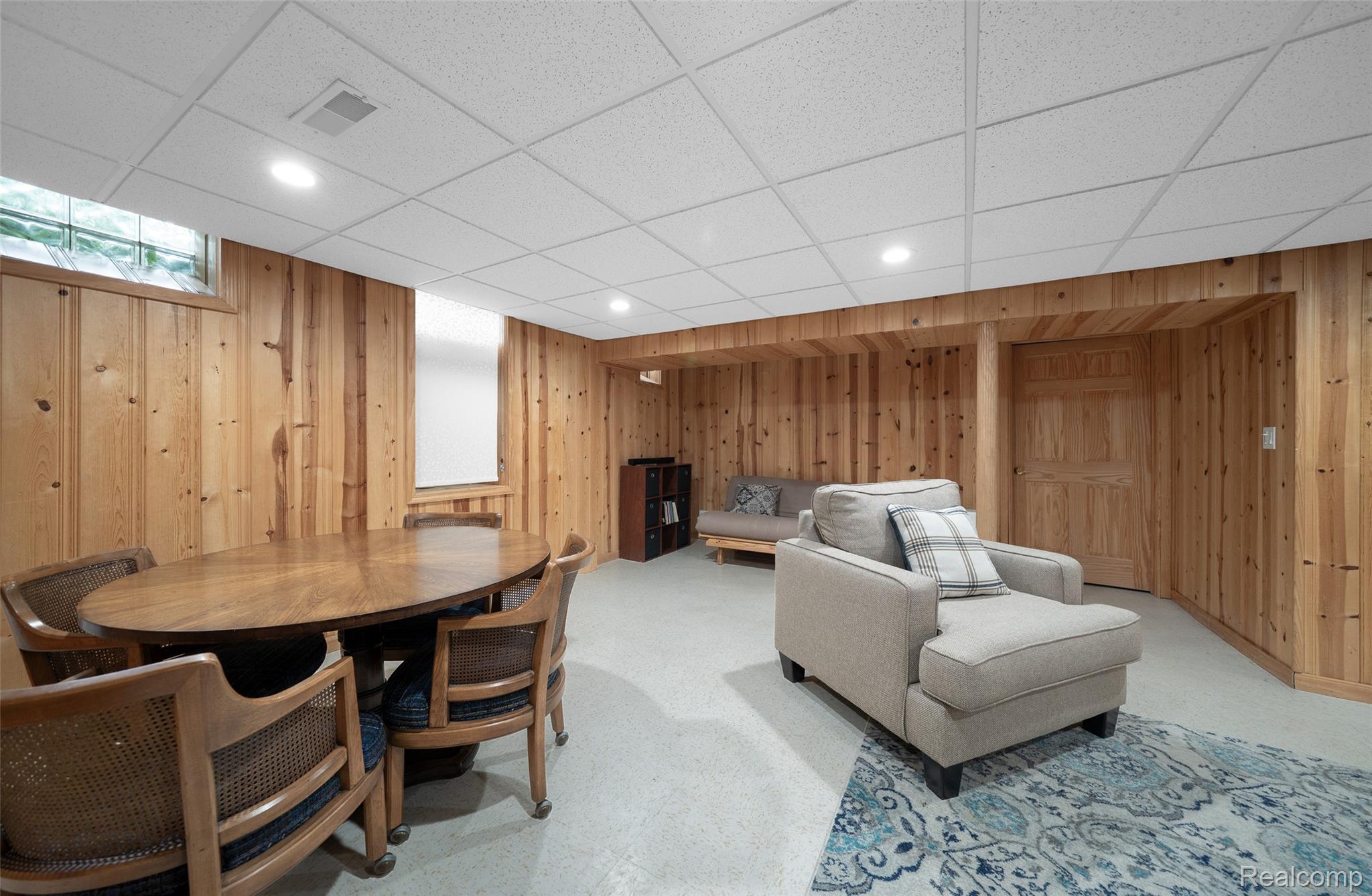 Listing images