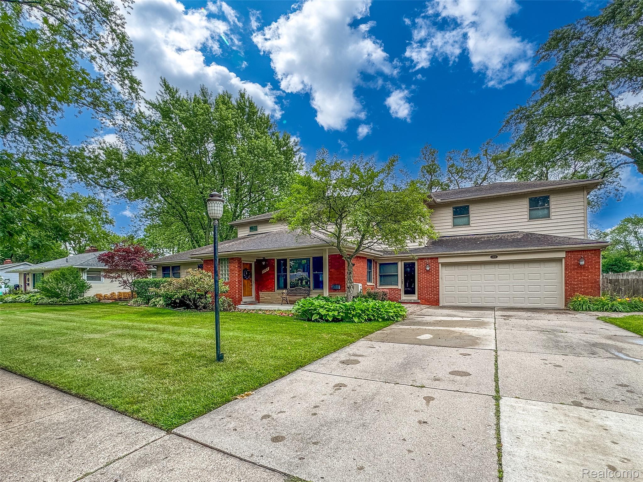 Listing images