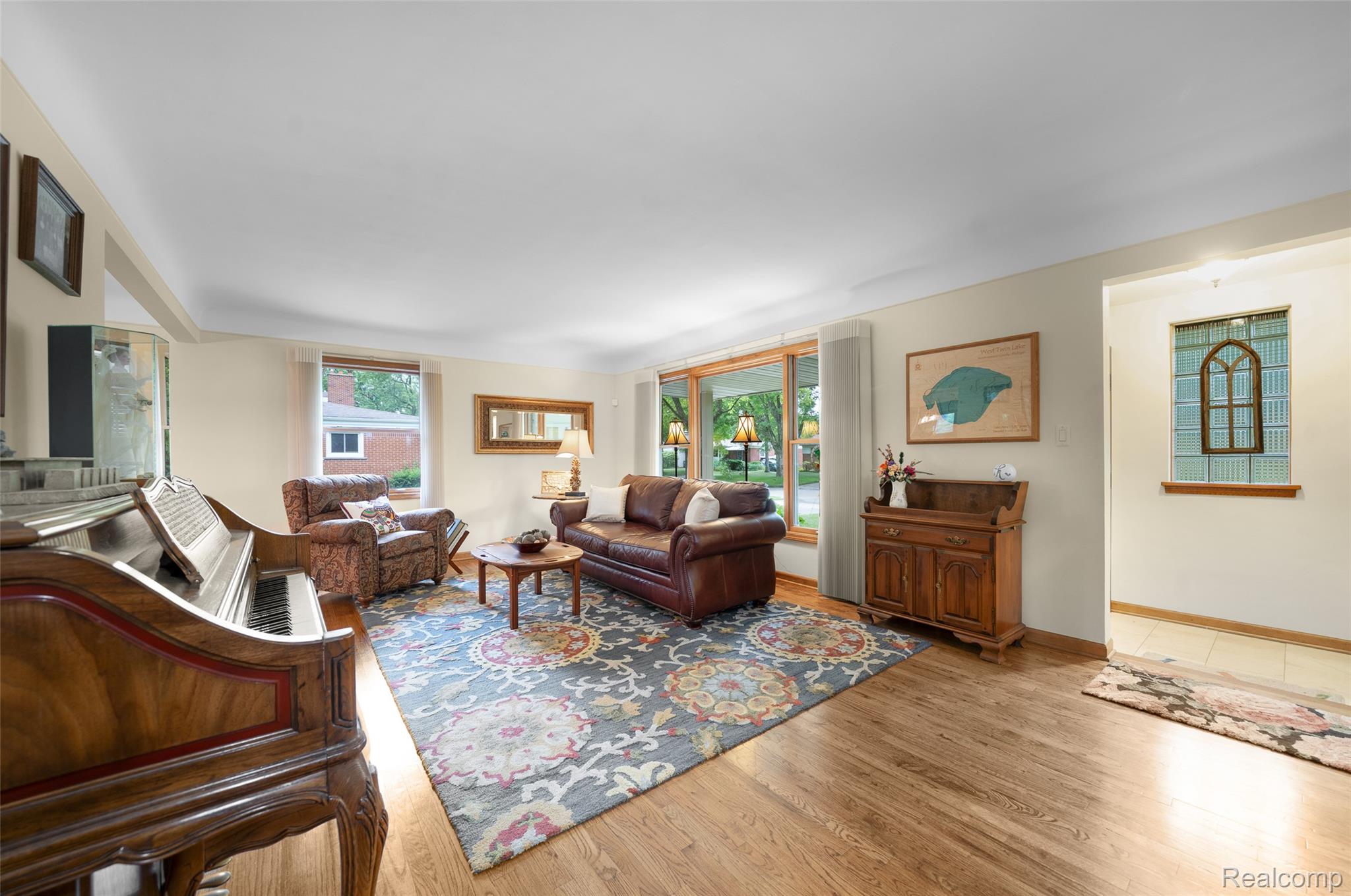 Listing images