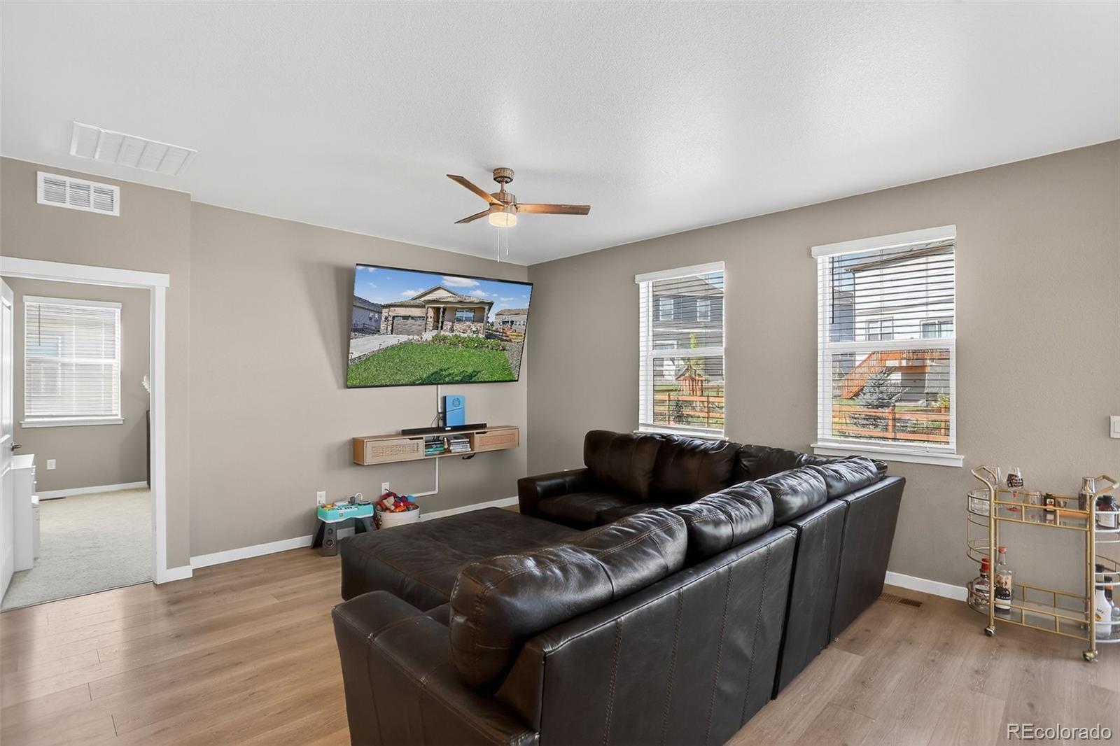 Listing images