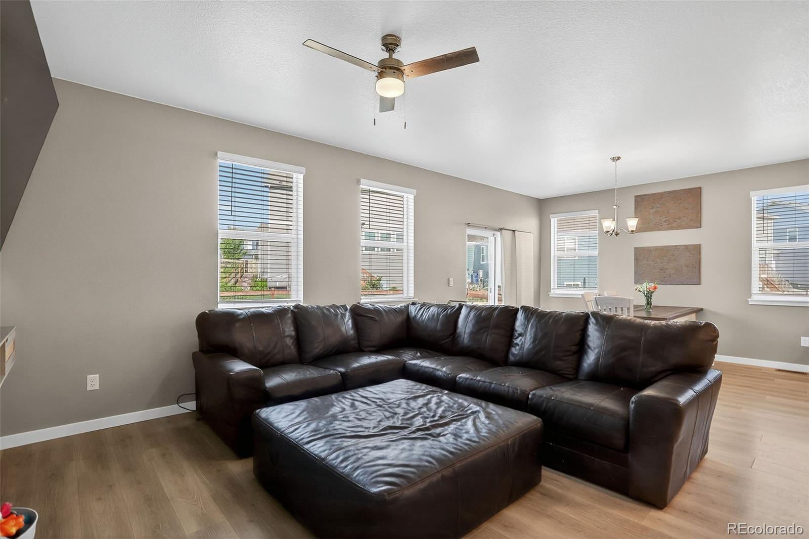 Listing images