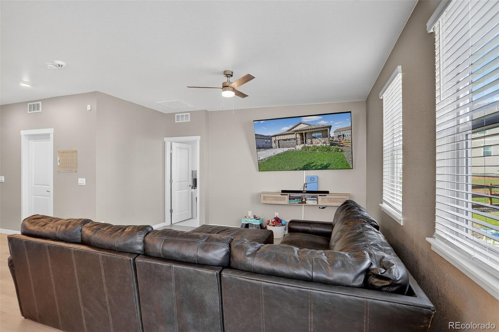 Listing images