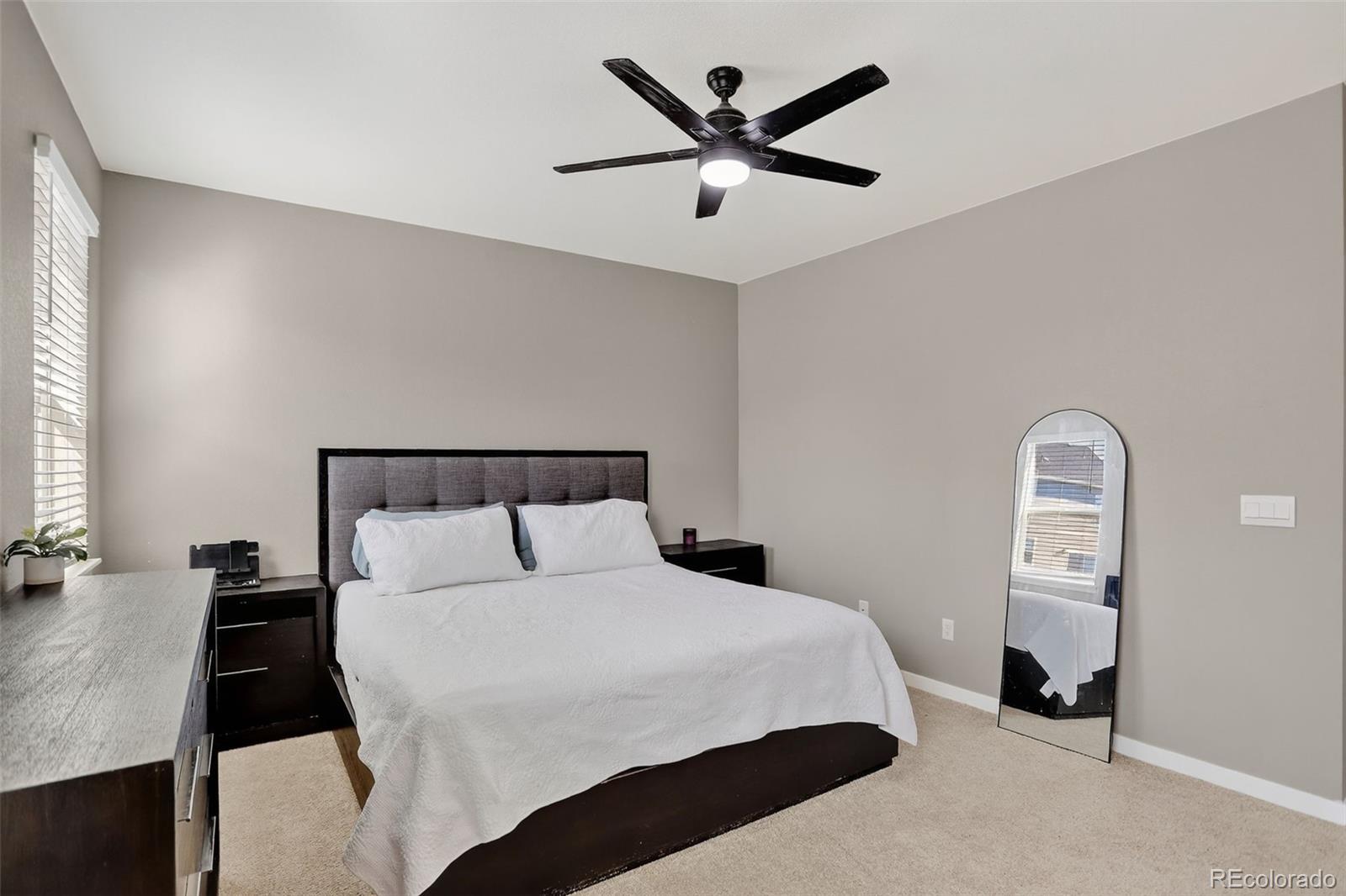 Listing images