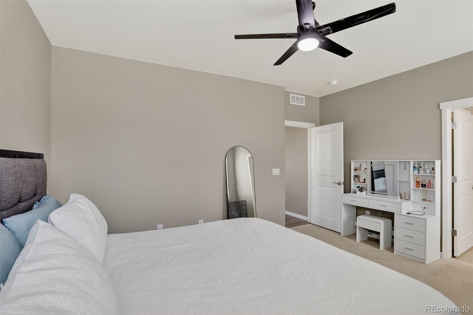 Listing images