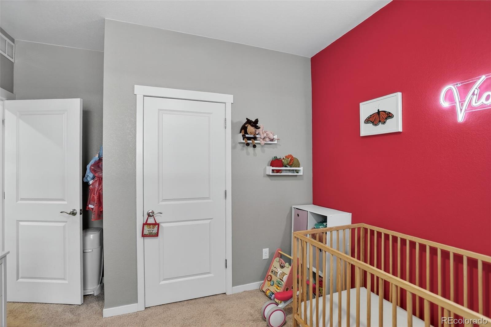Listing images