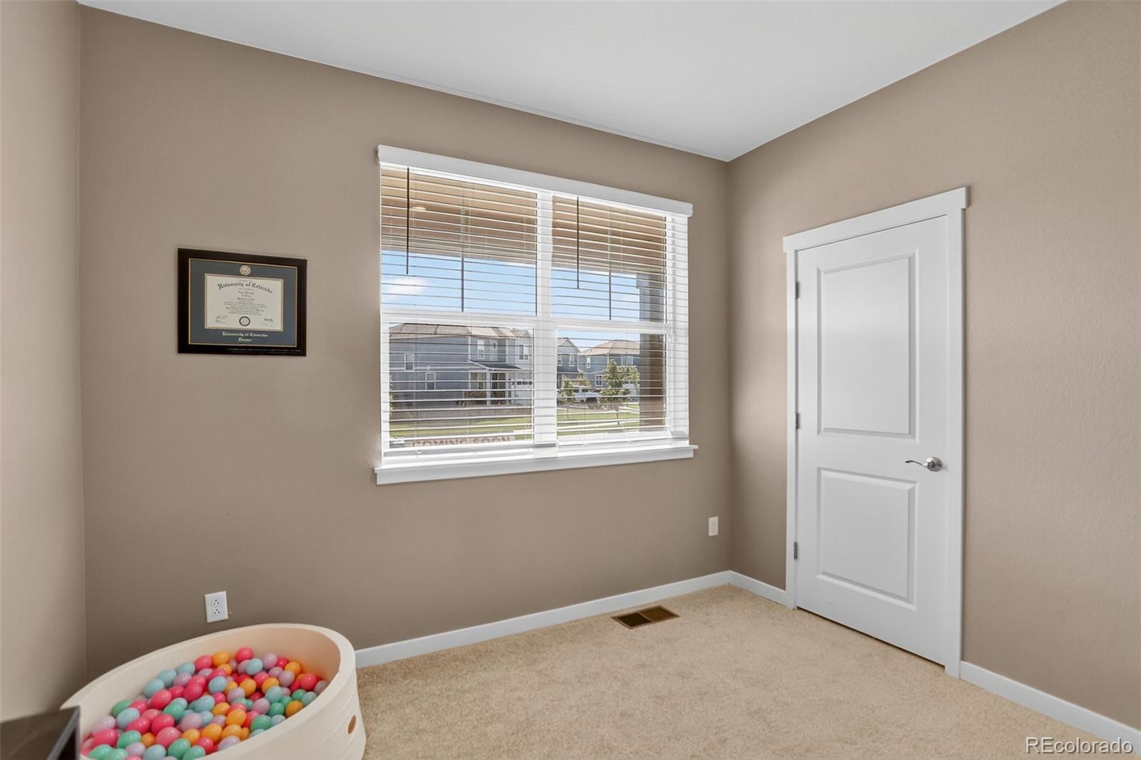 Listing images