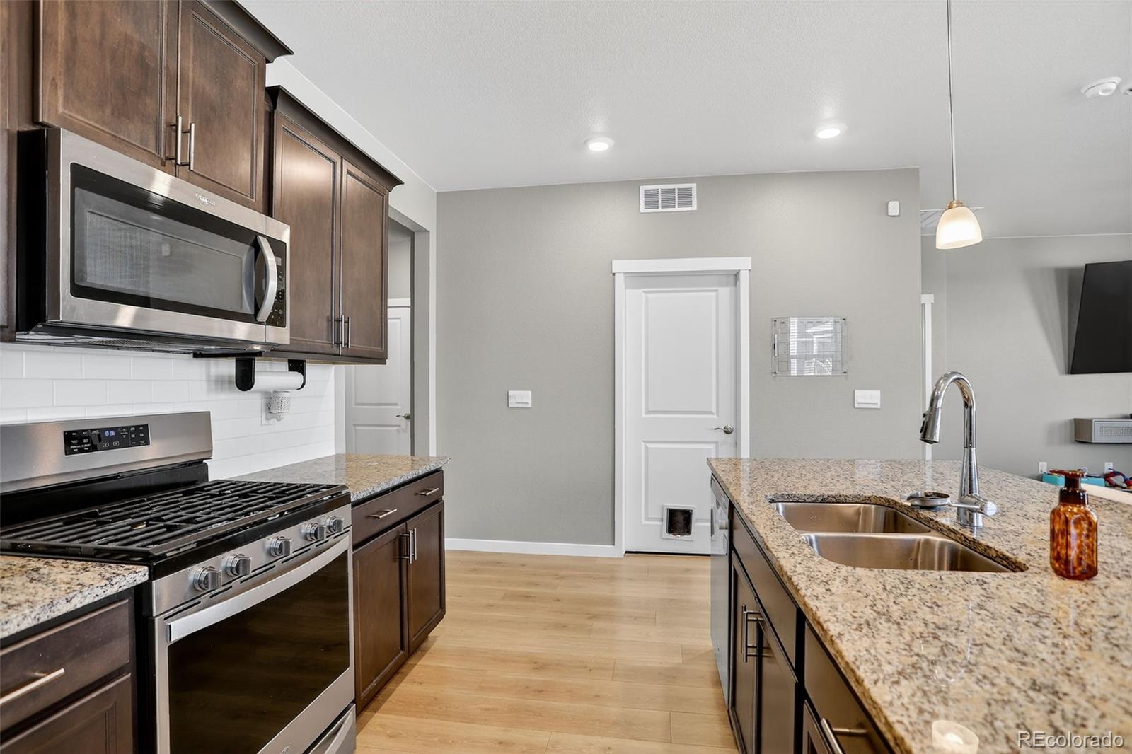 Listing images