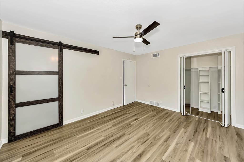 Listing images