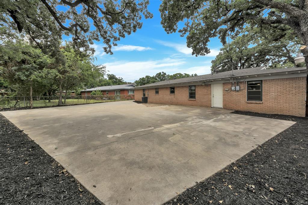 Listing images