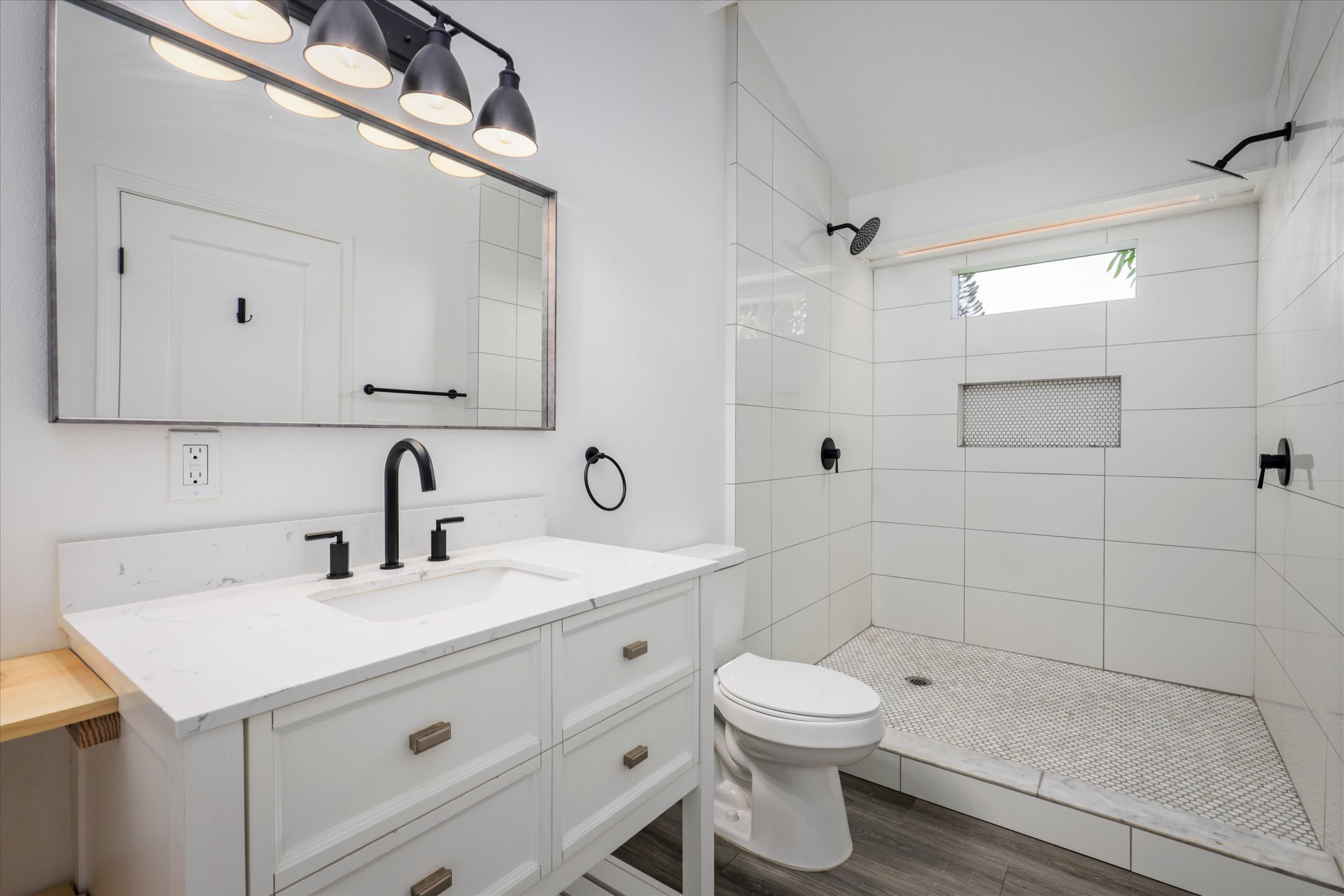 Listing images