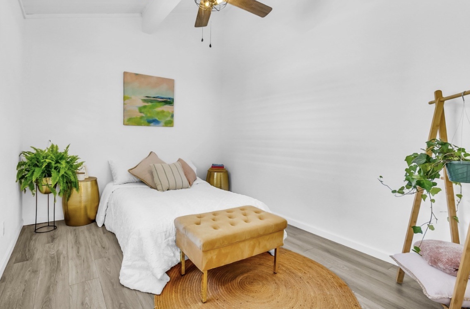 Listing images