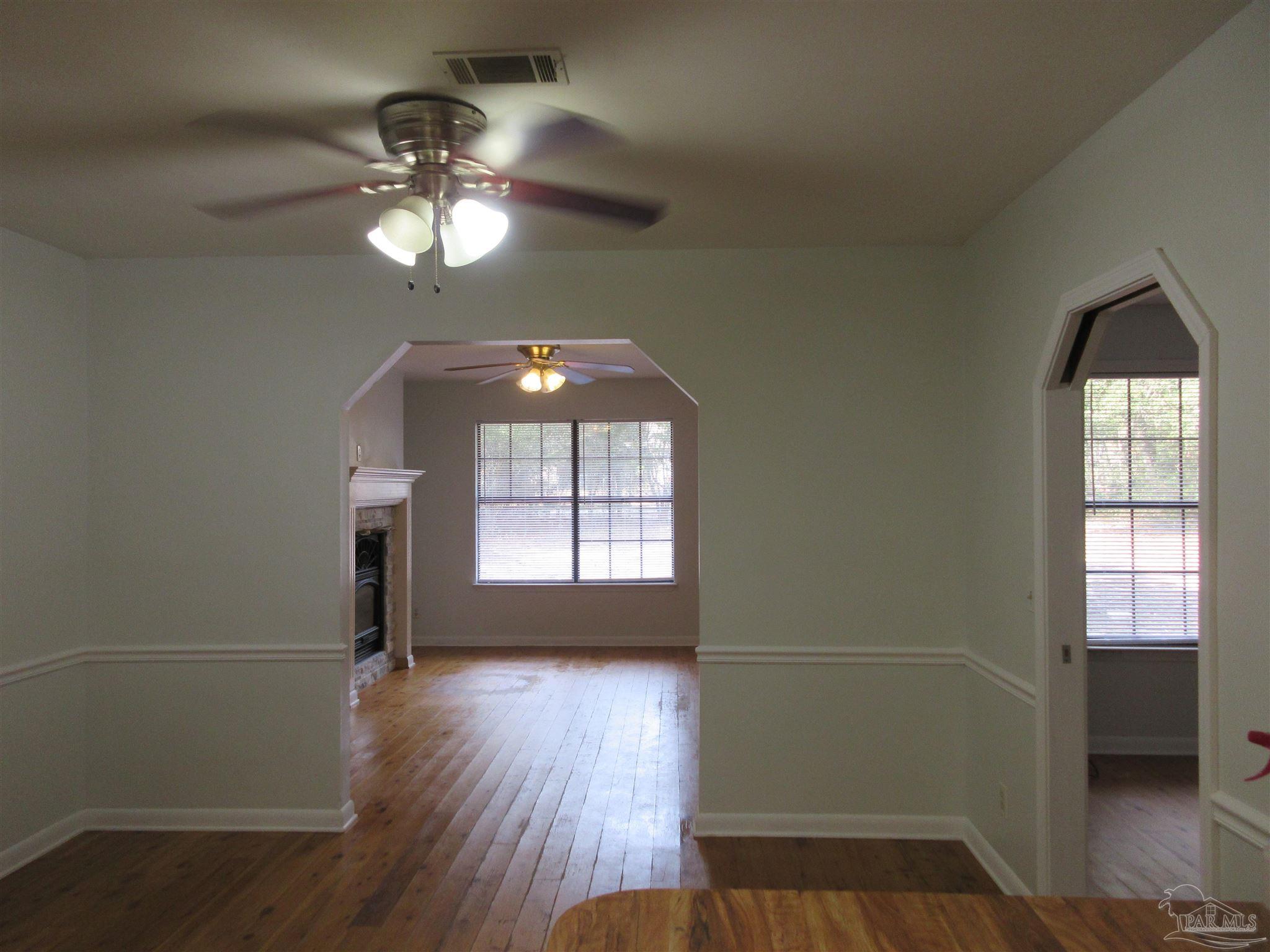 Listing images