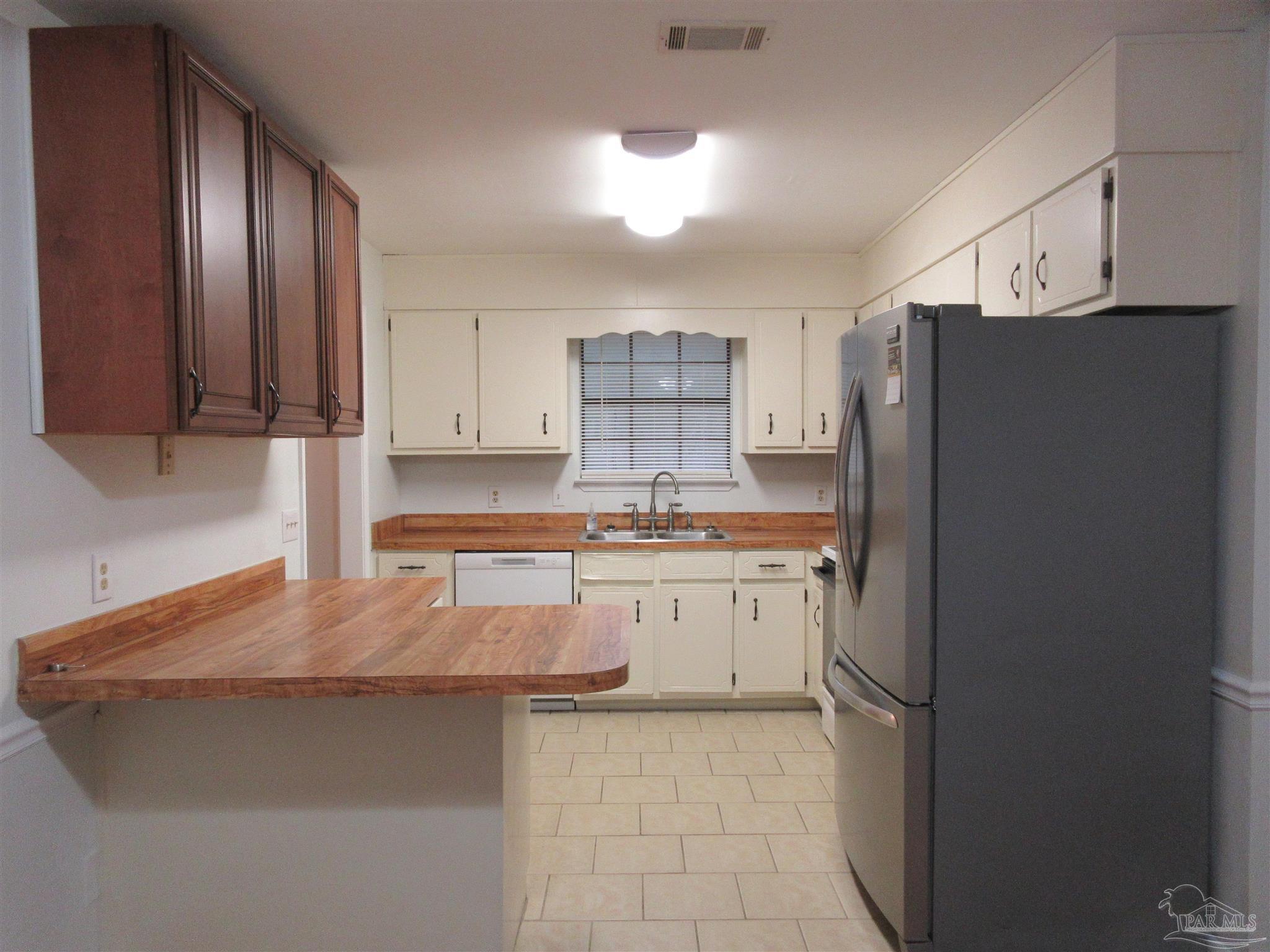 Listing images