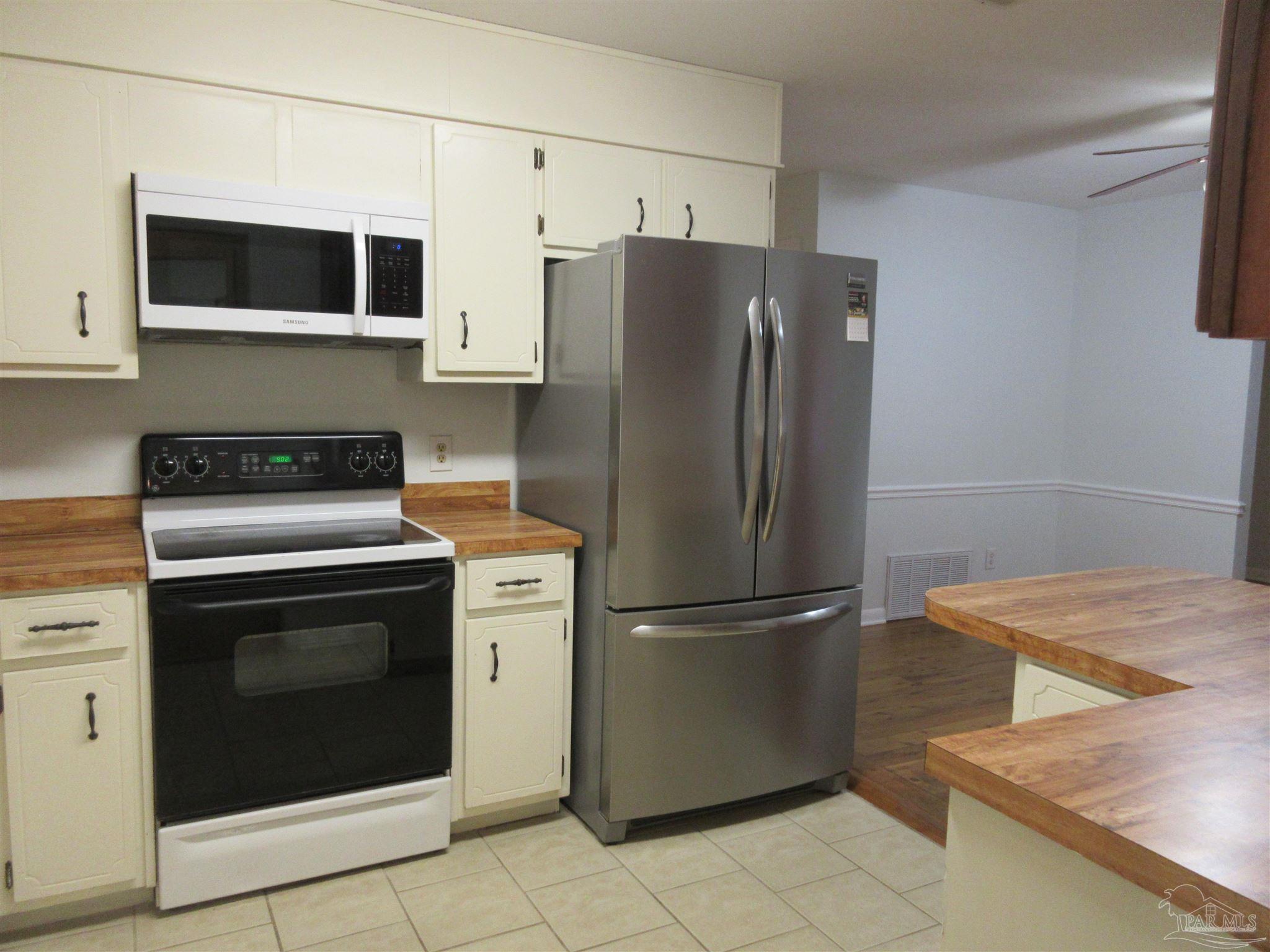 Listing images