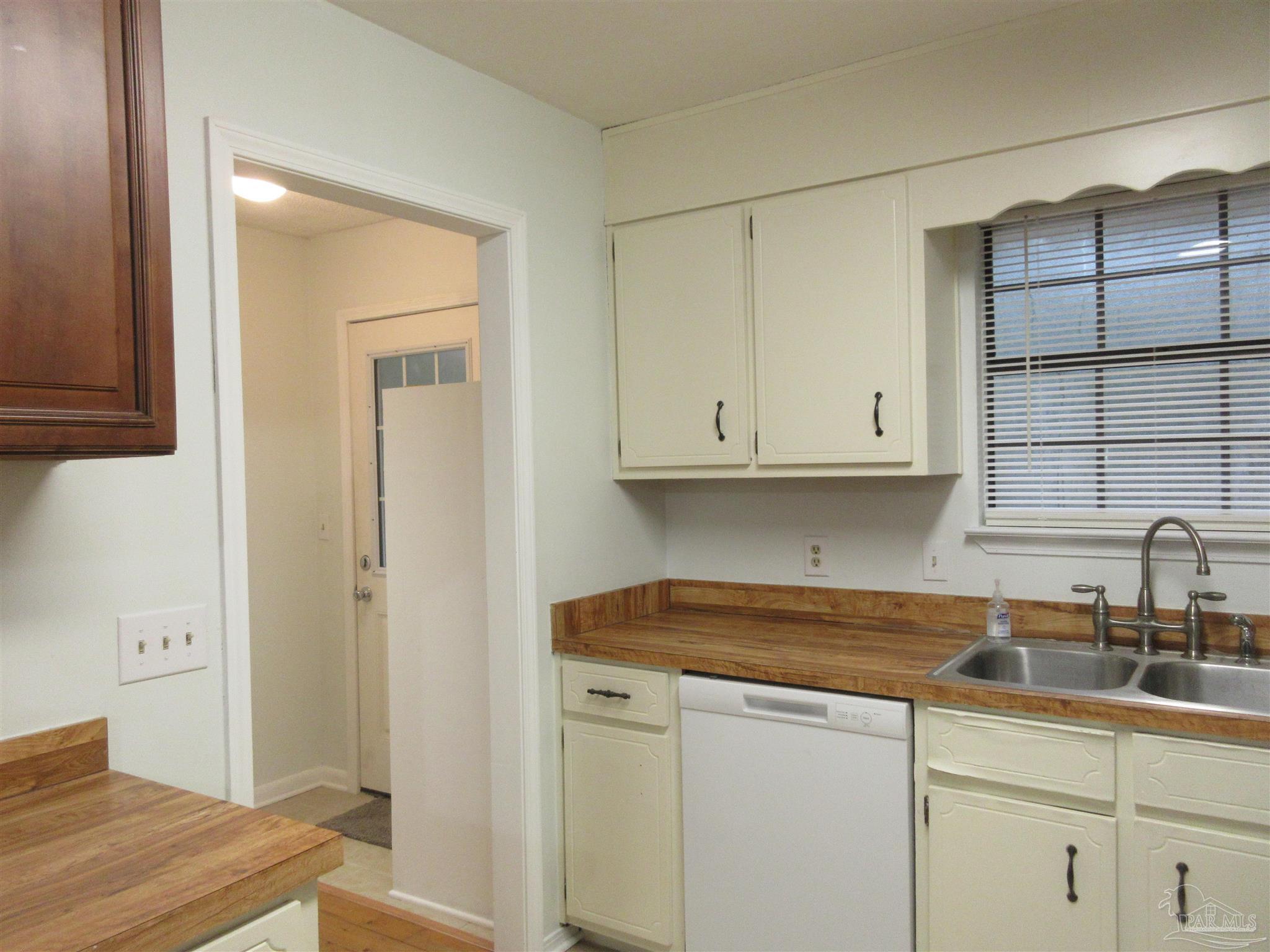 Listing images