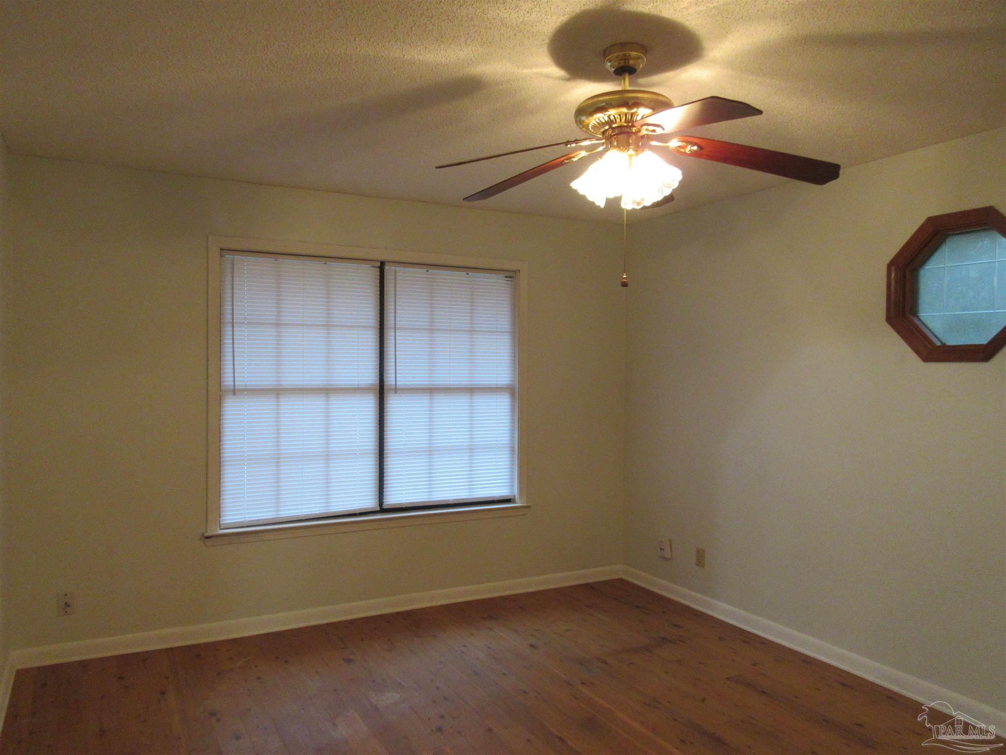 Listing images