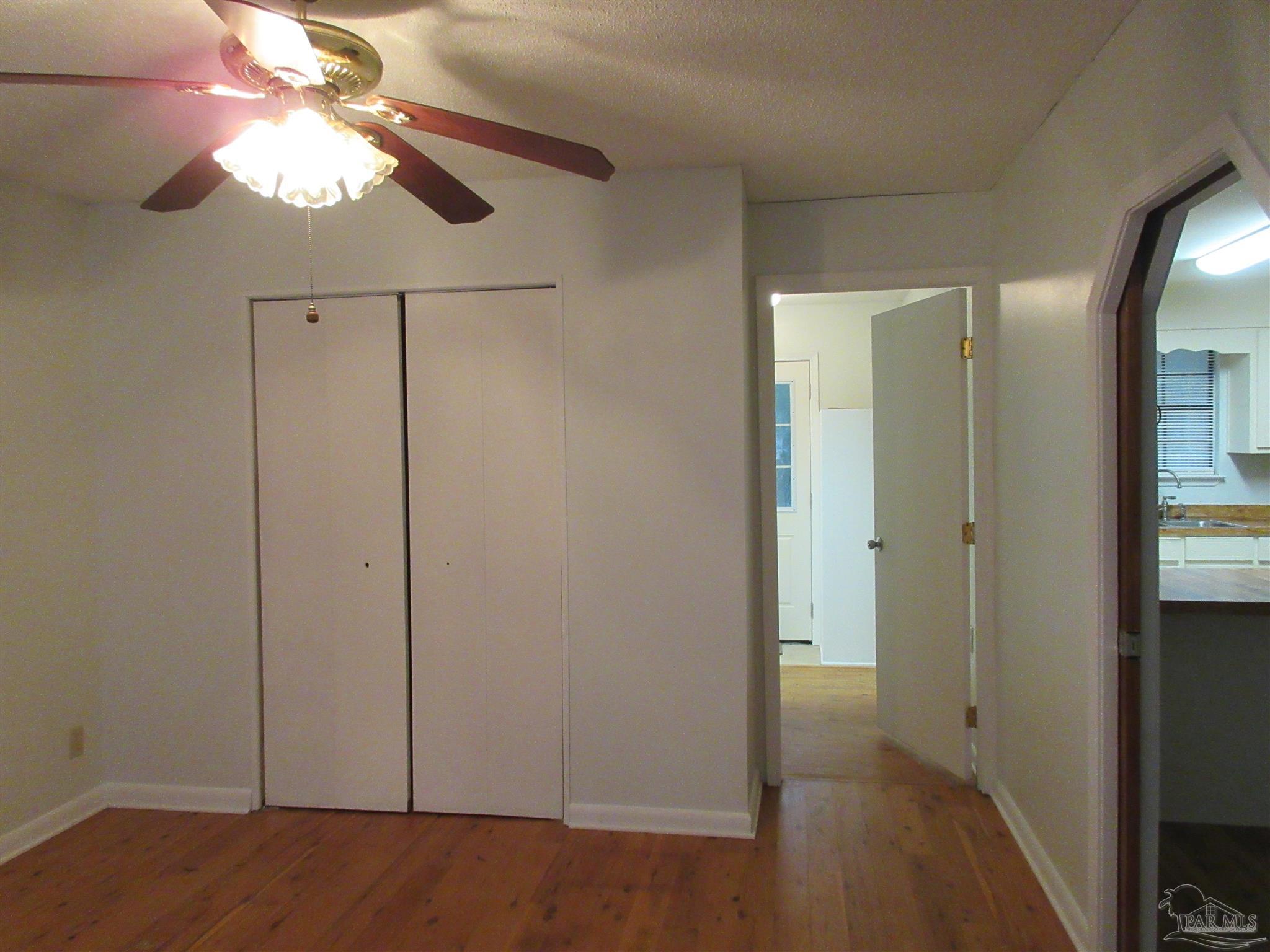 Listing images