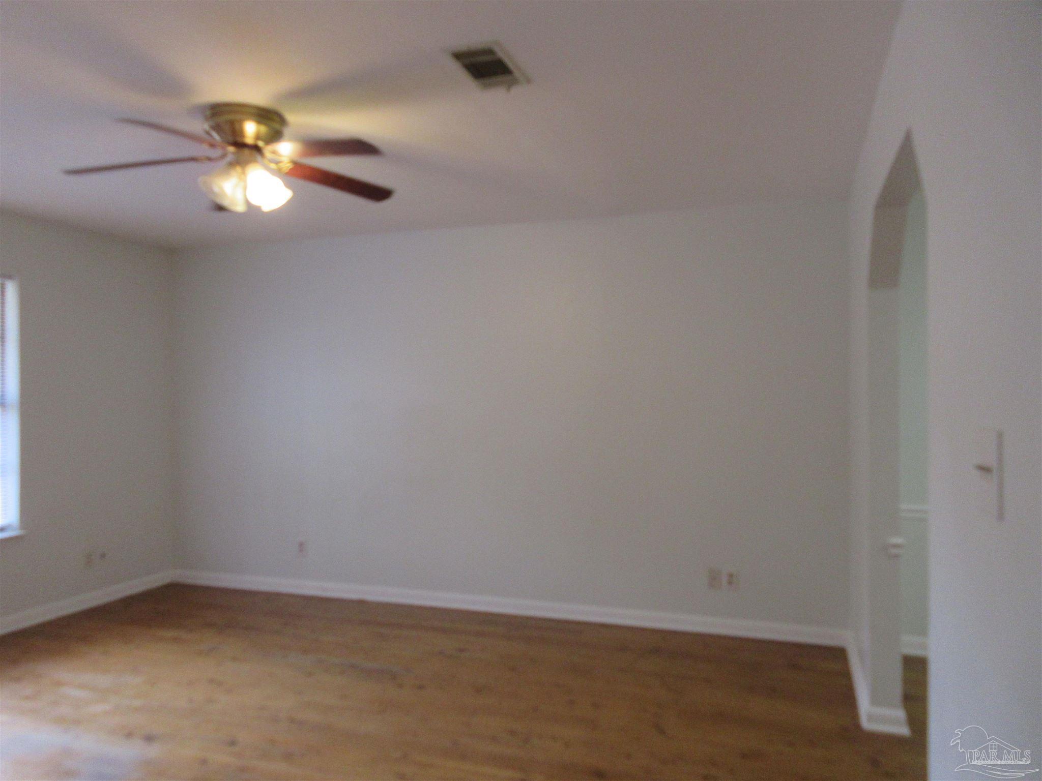 Listing images