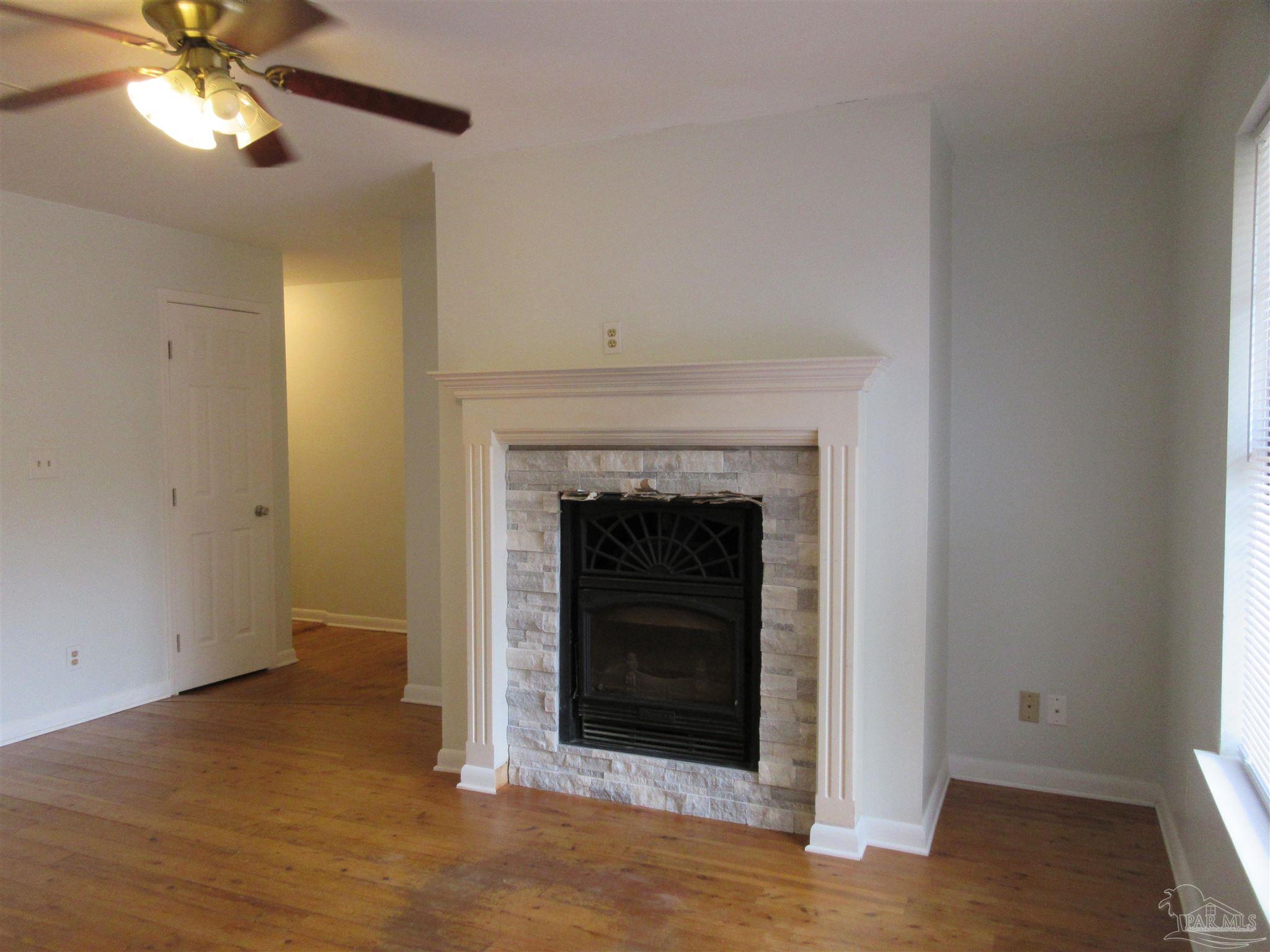 Listing images