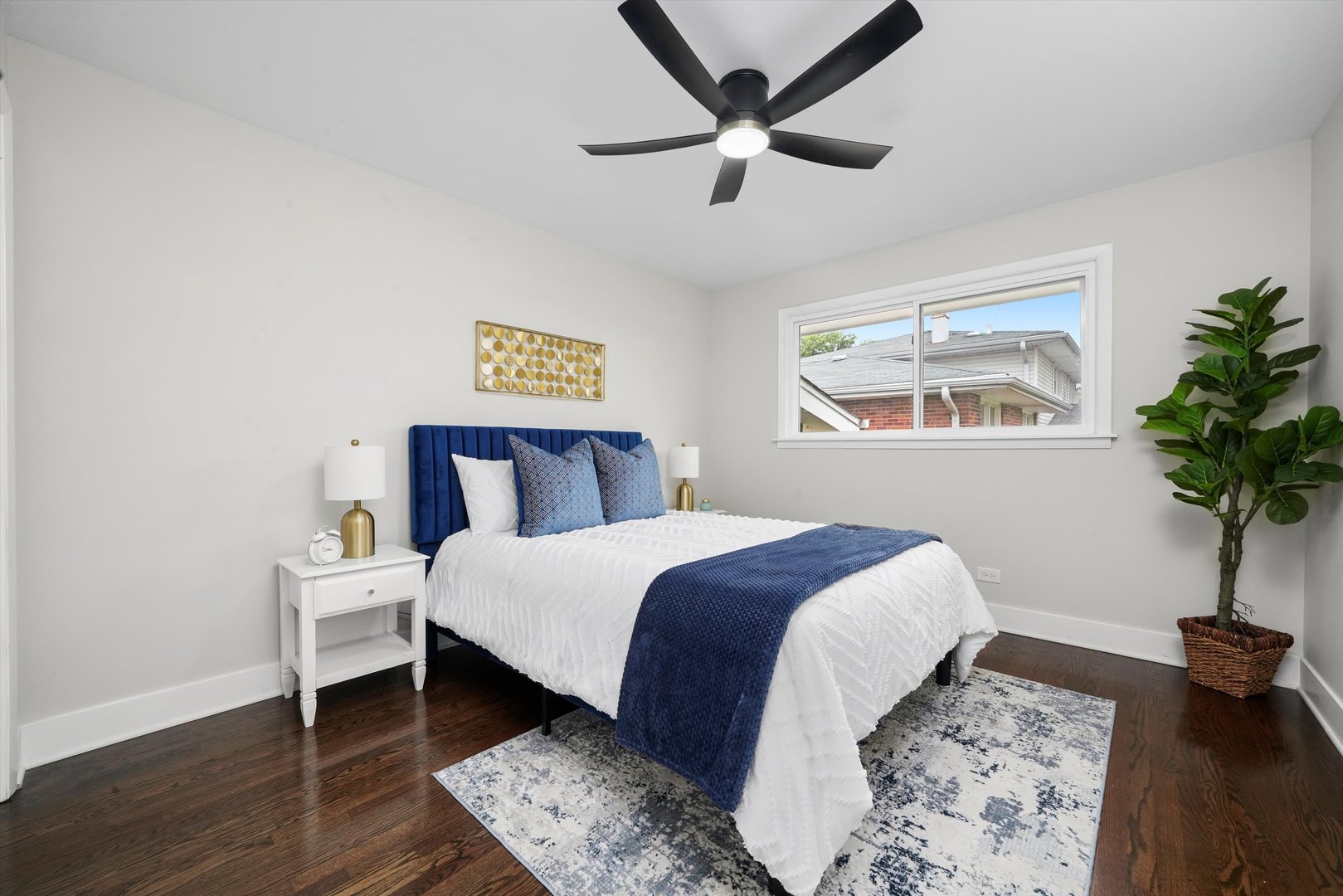 Listing images