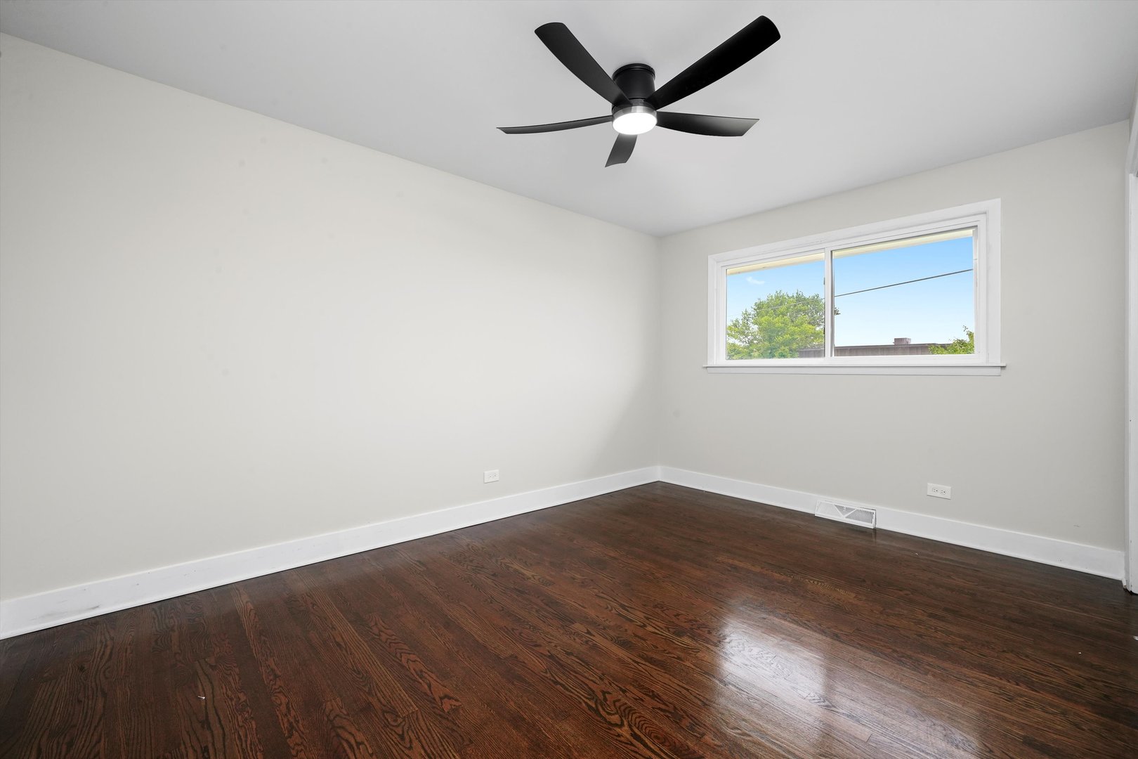 Listing images