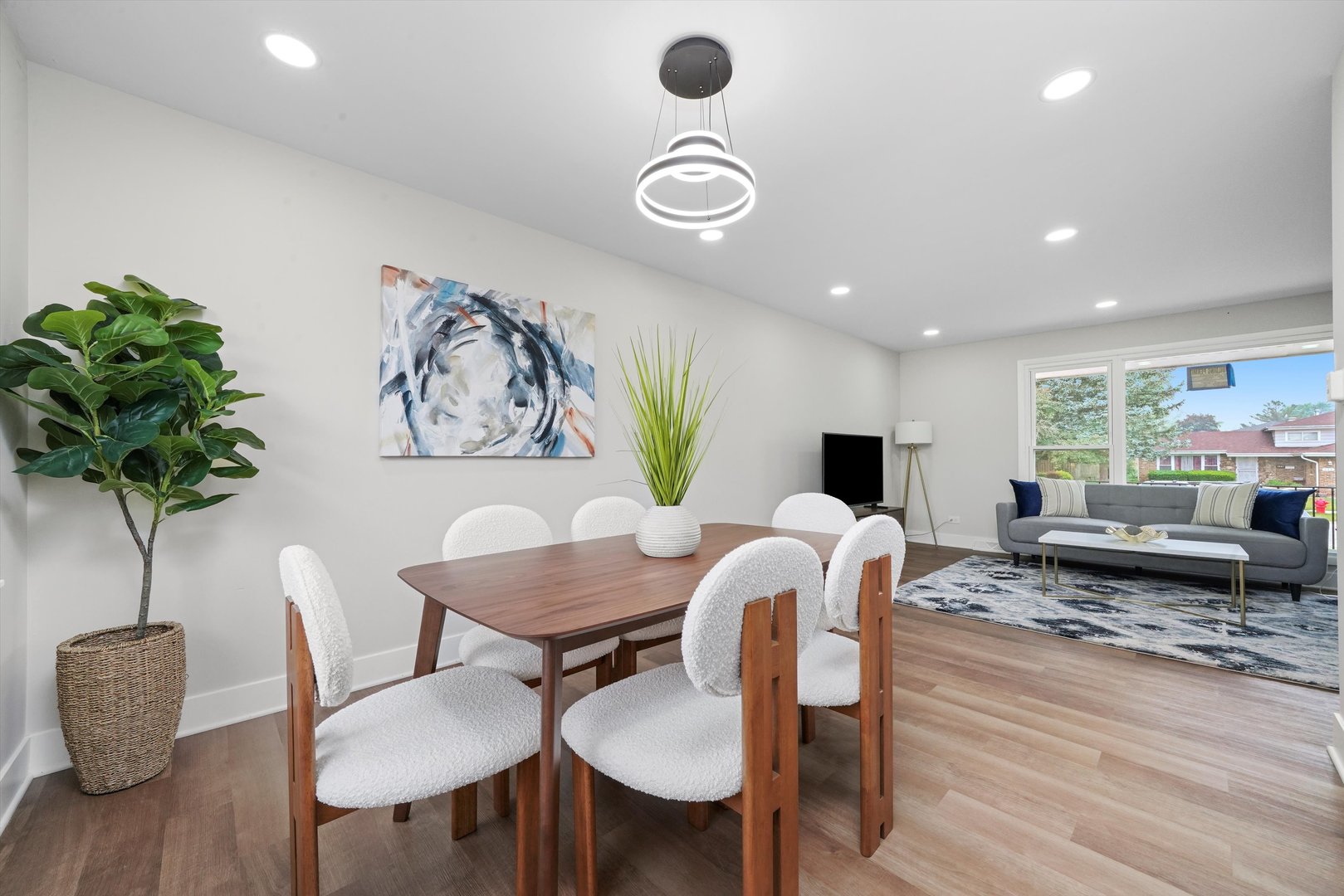 Listing images