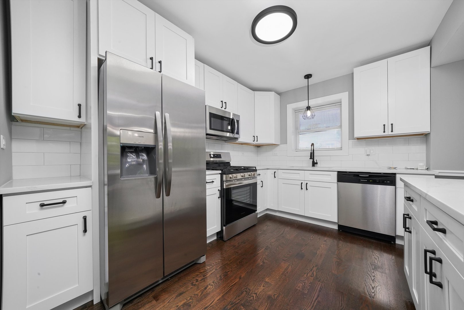 Listing images