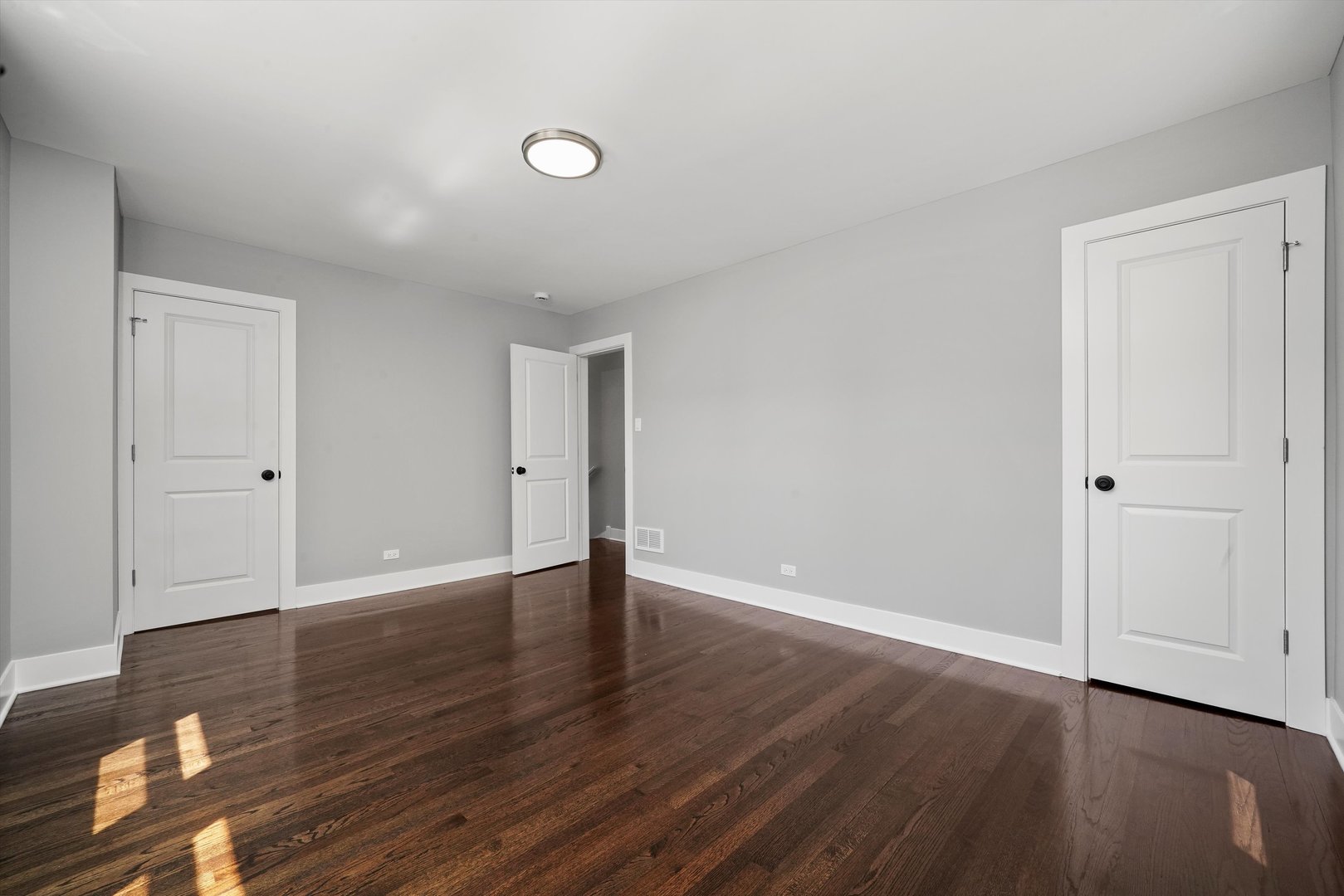 Listing images