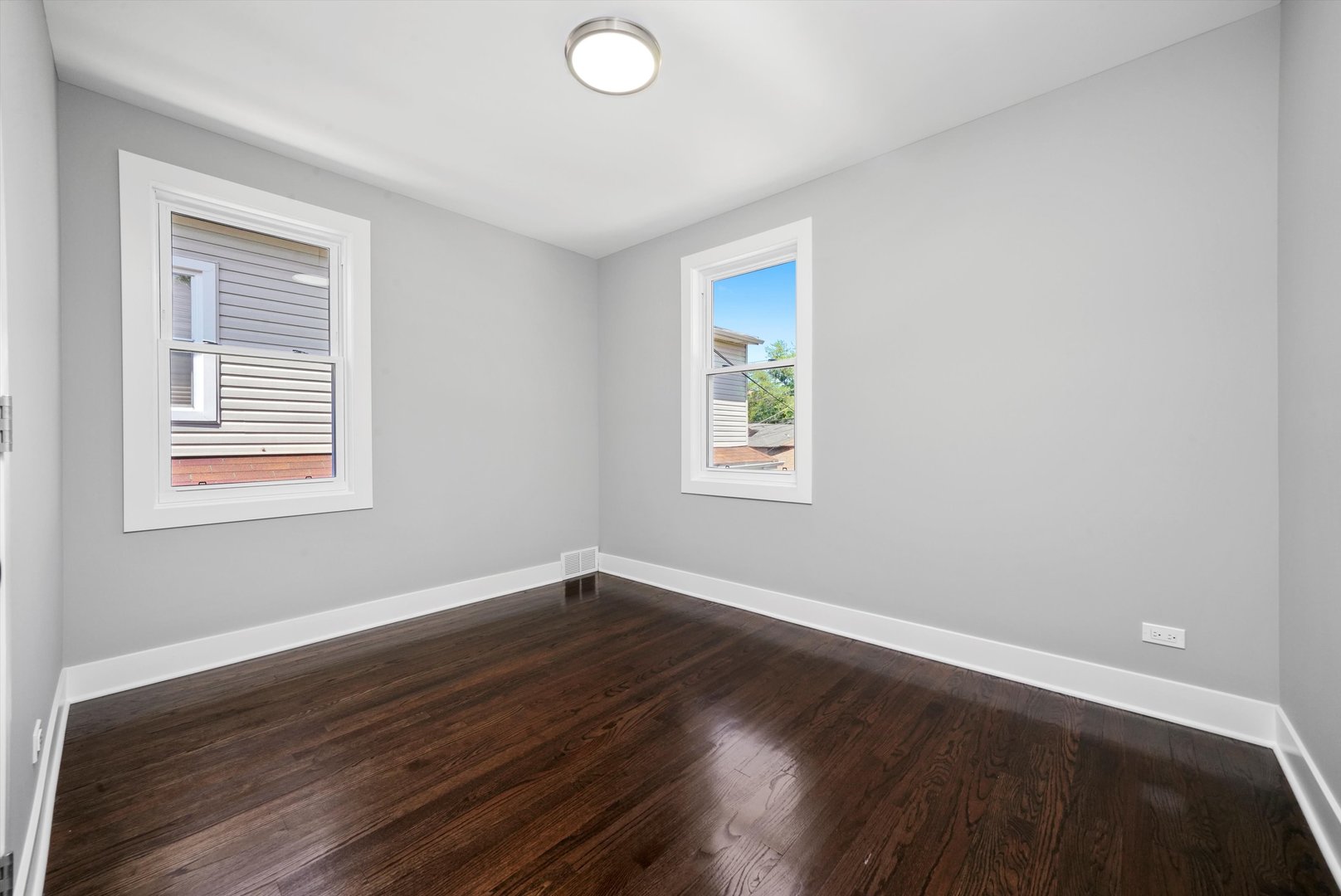 Listing images