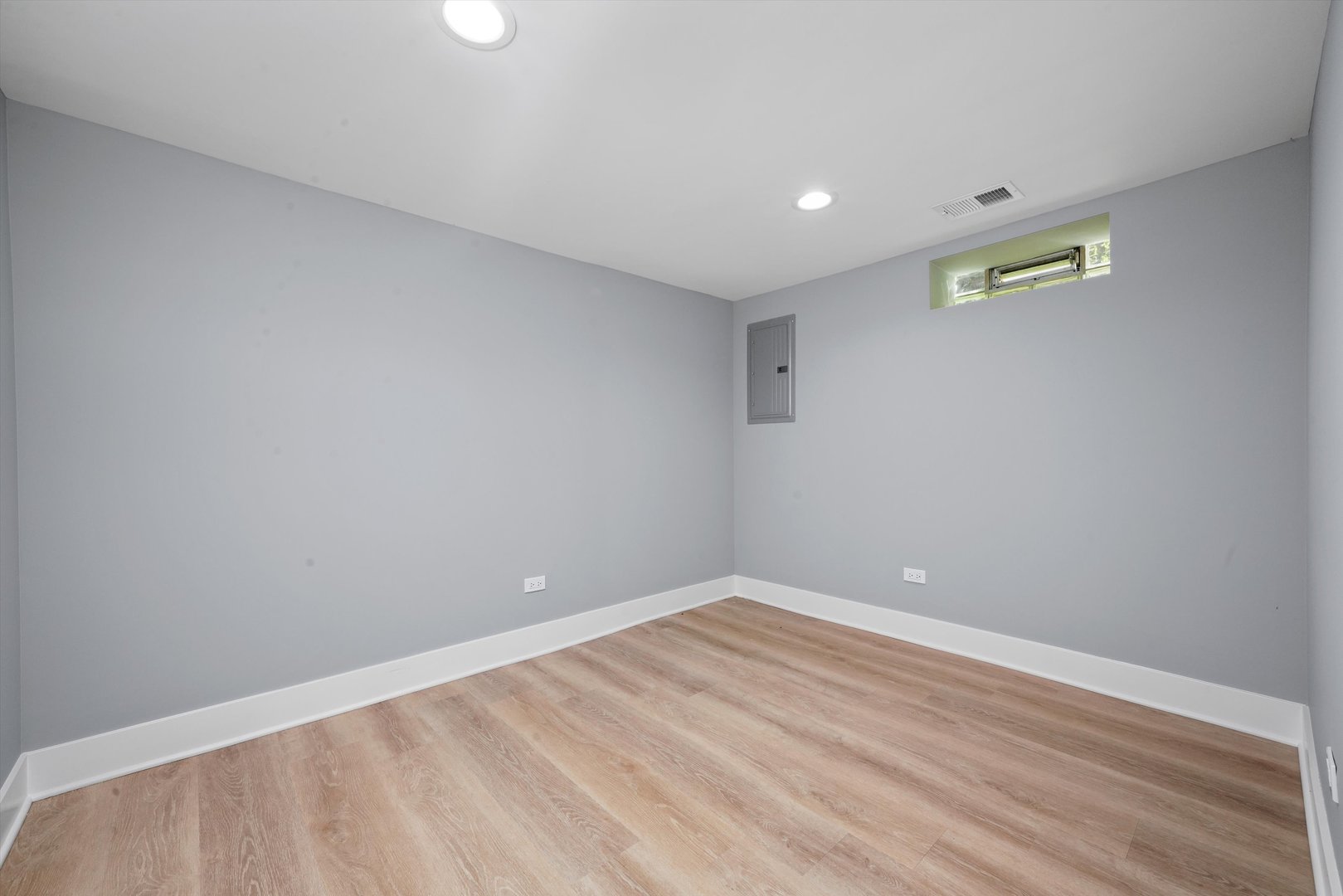 Listing images