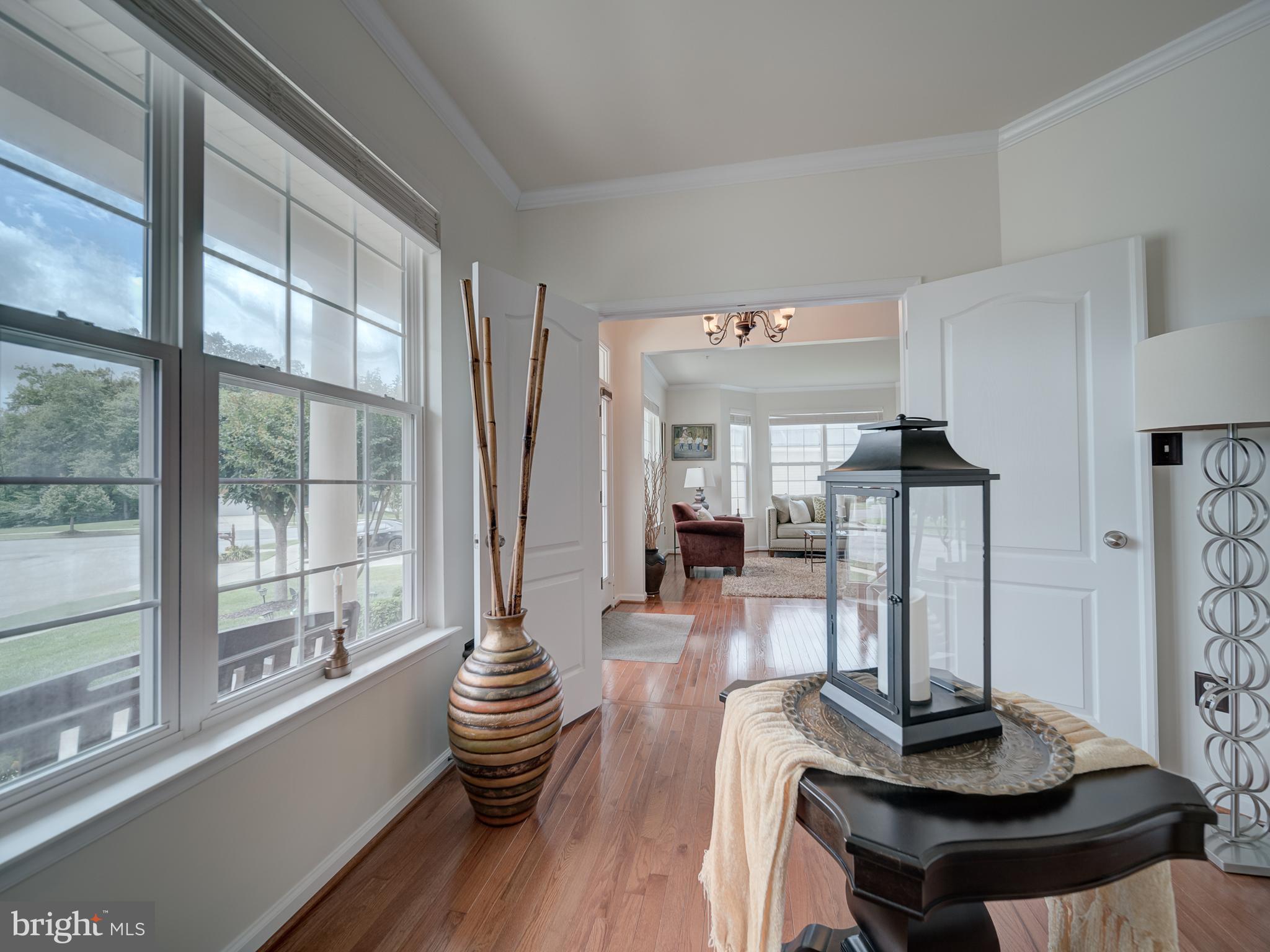 Listing images