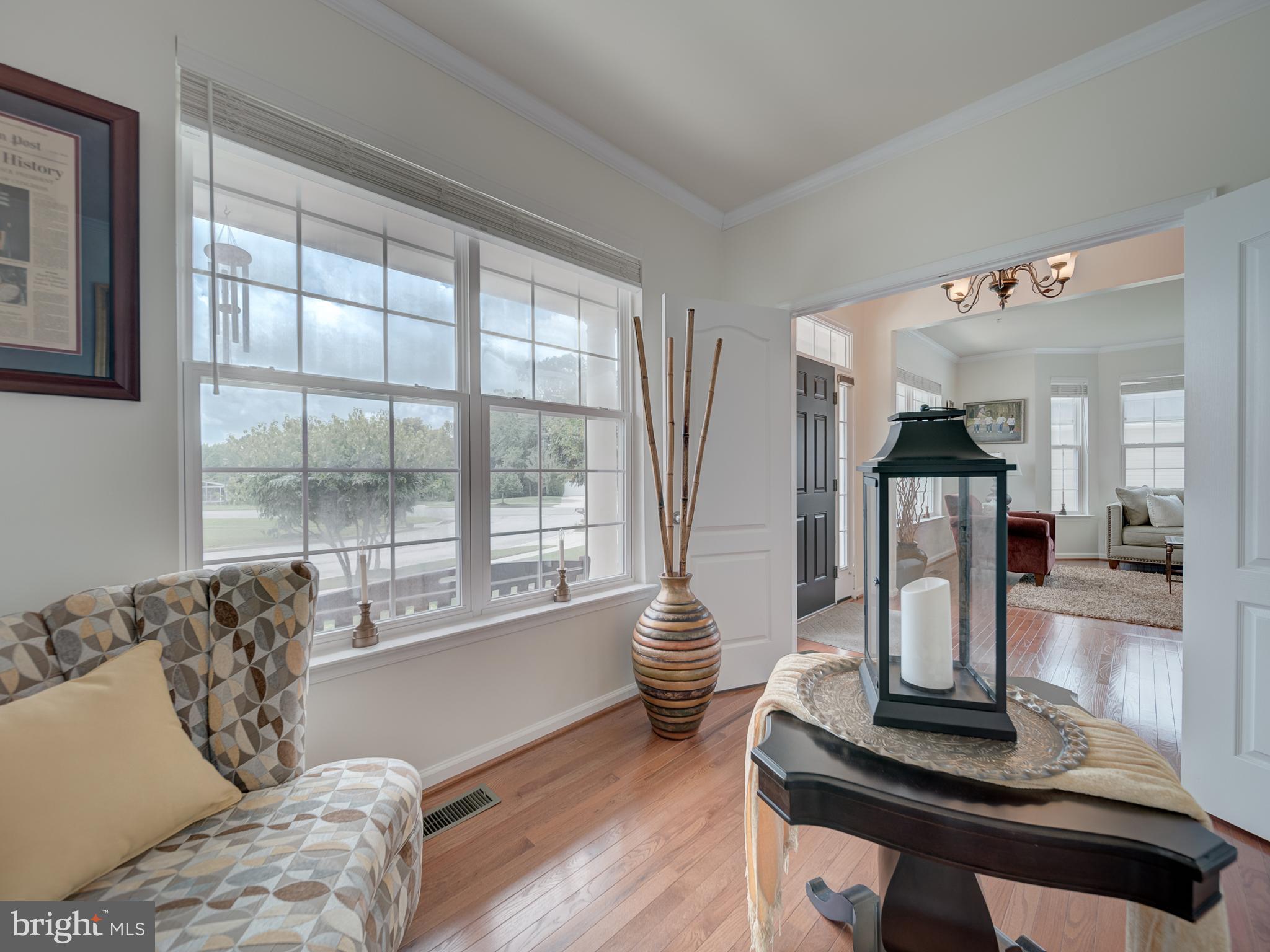 Listing images