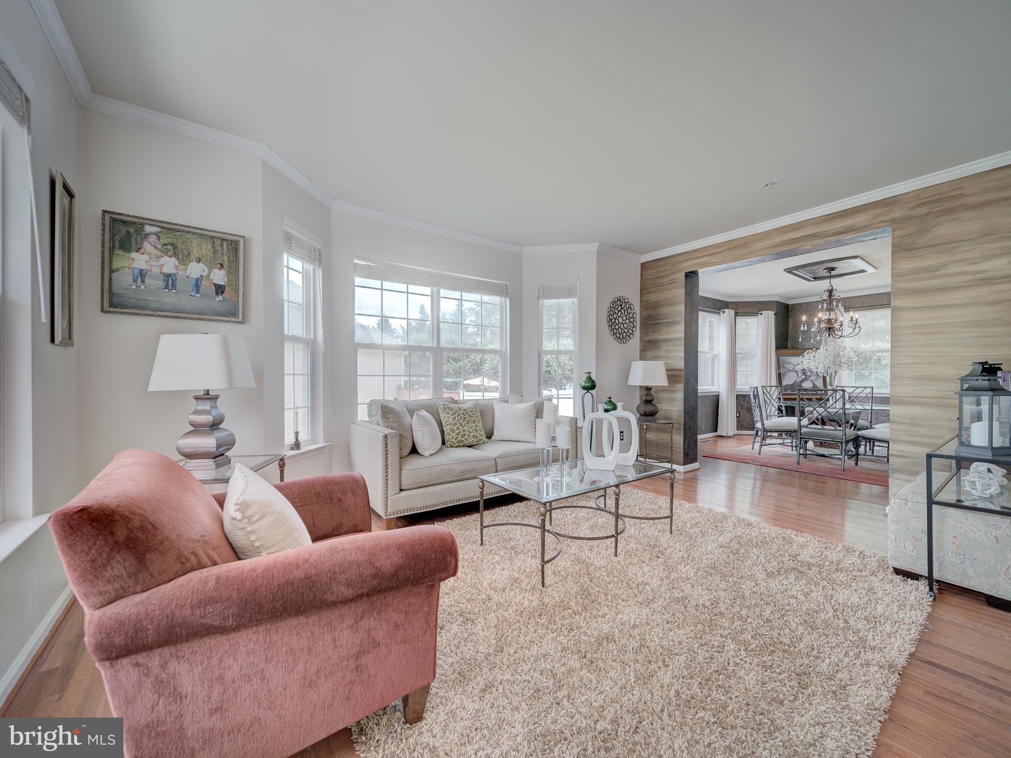 Listing images