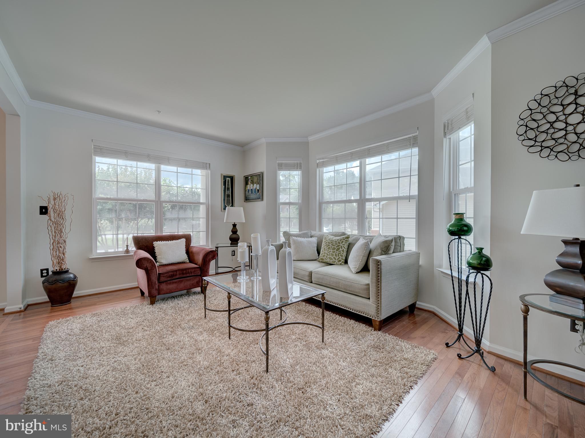 Listing images