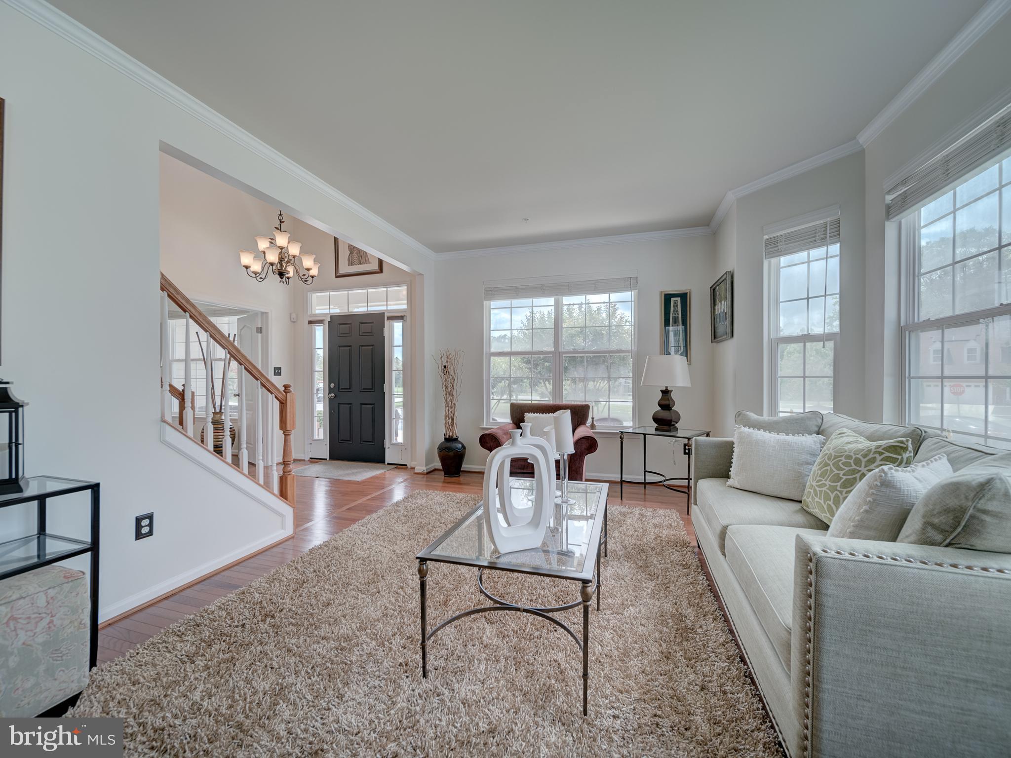 Listing images
