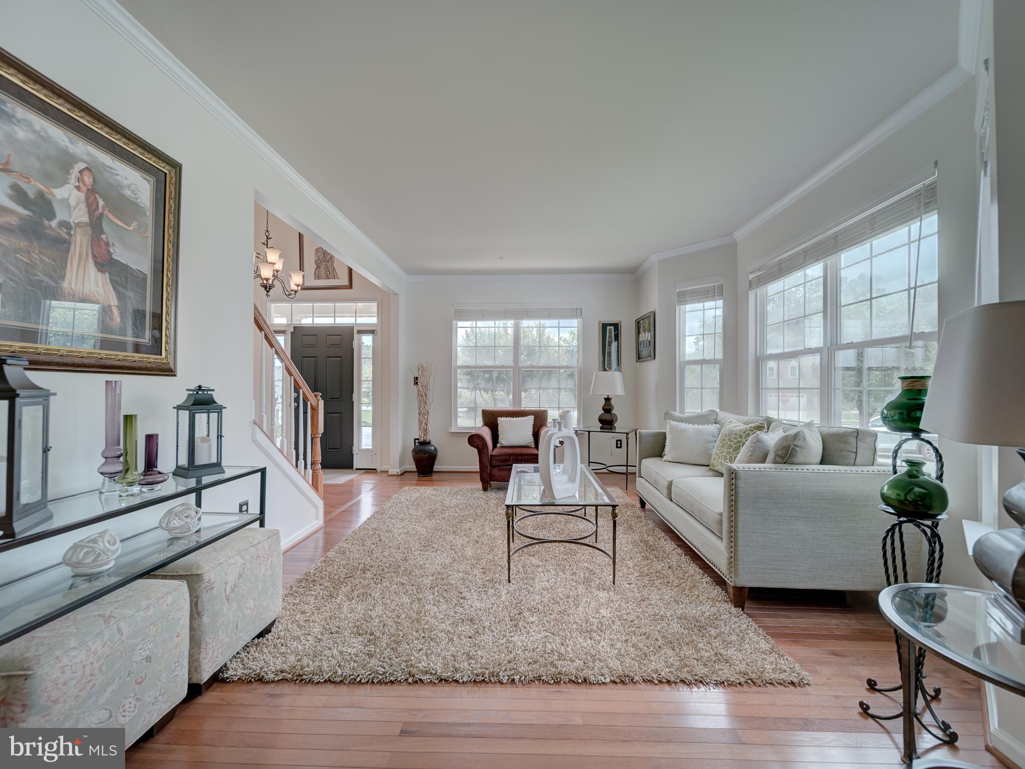 Listing images