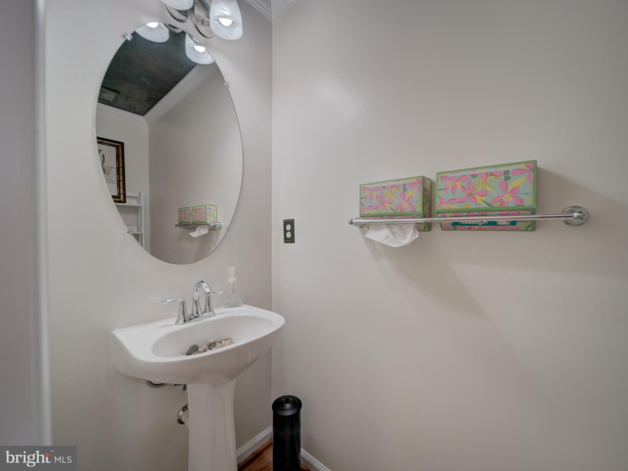 Listing images