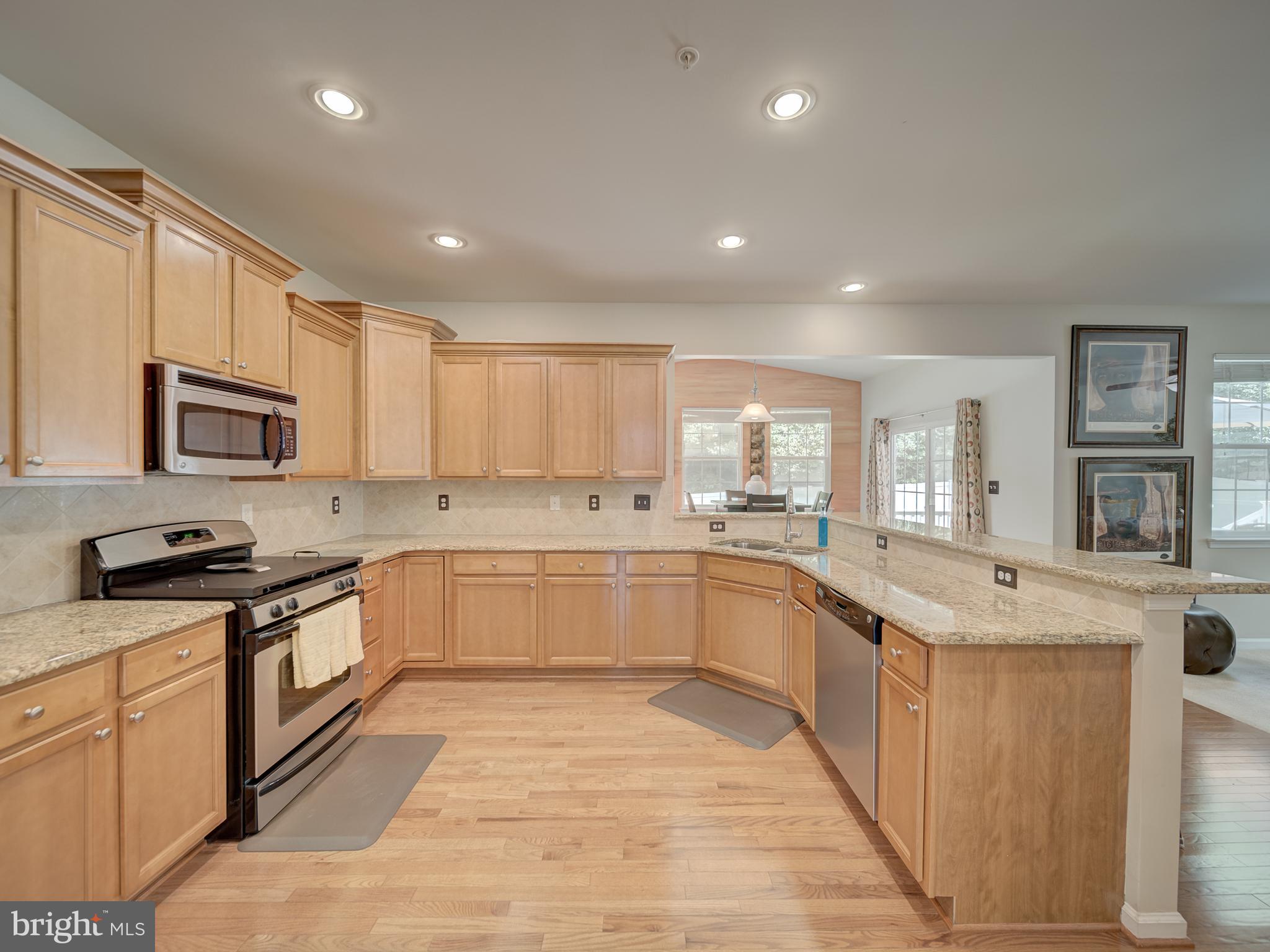 Listing images