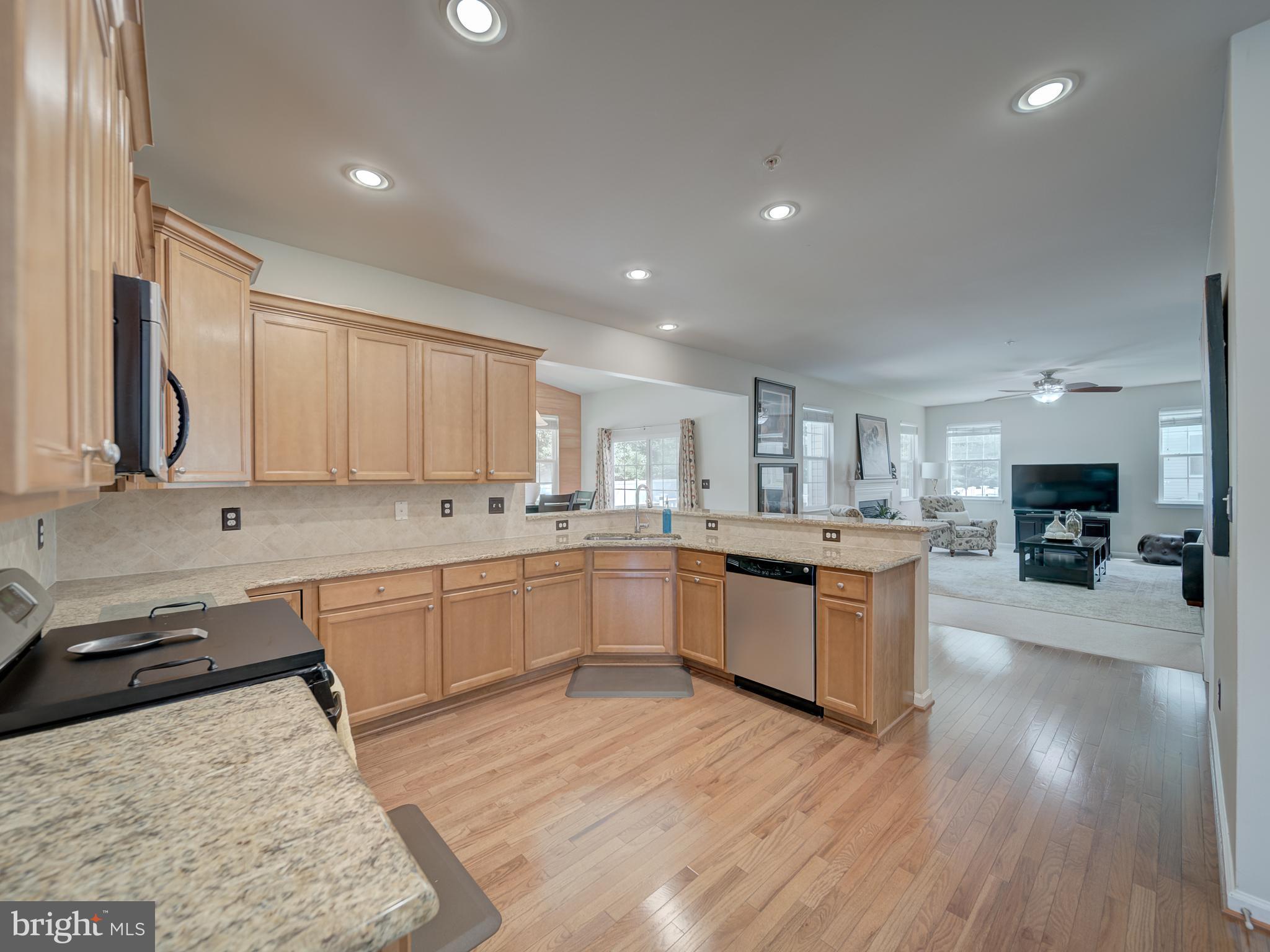 Listing images