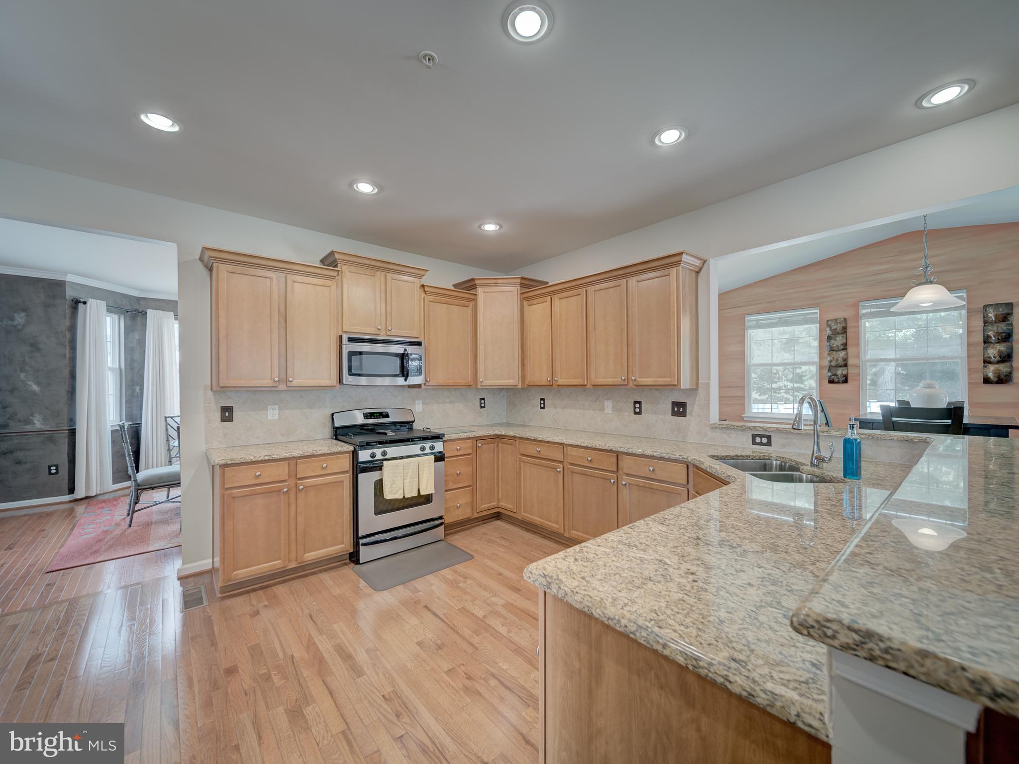 Listing images