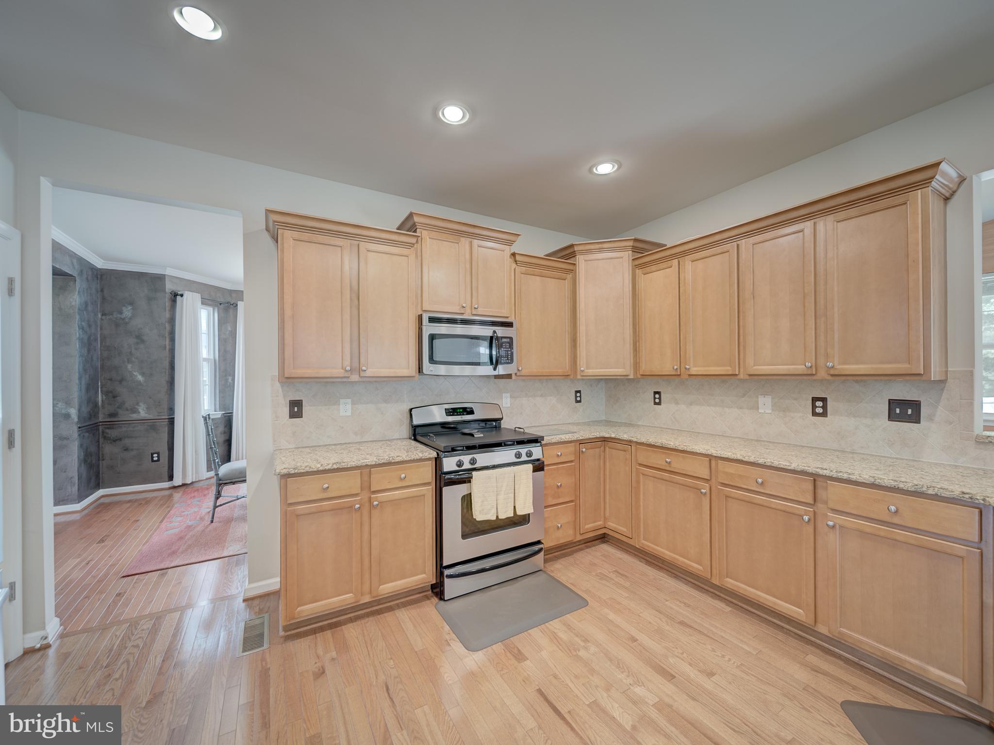 Listing images