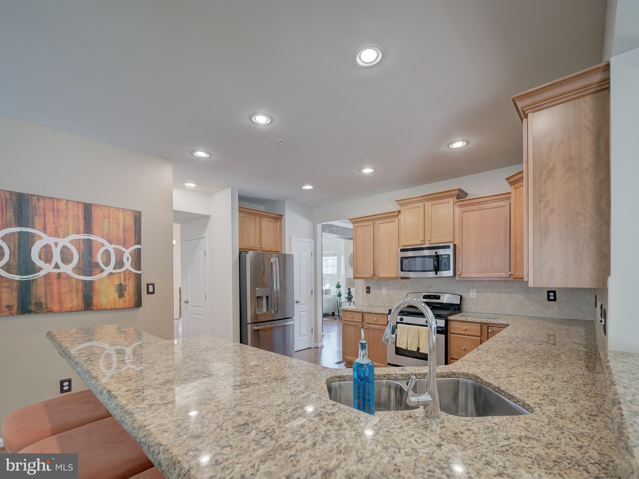 Listing images