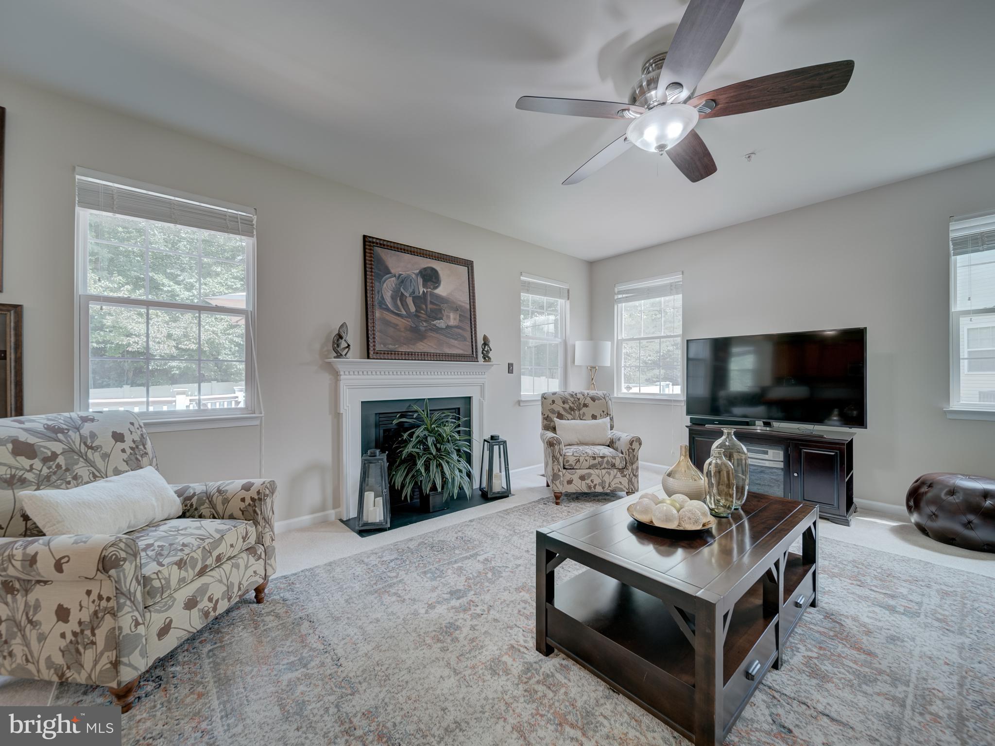 Listing images