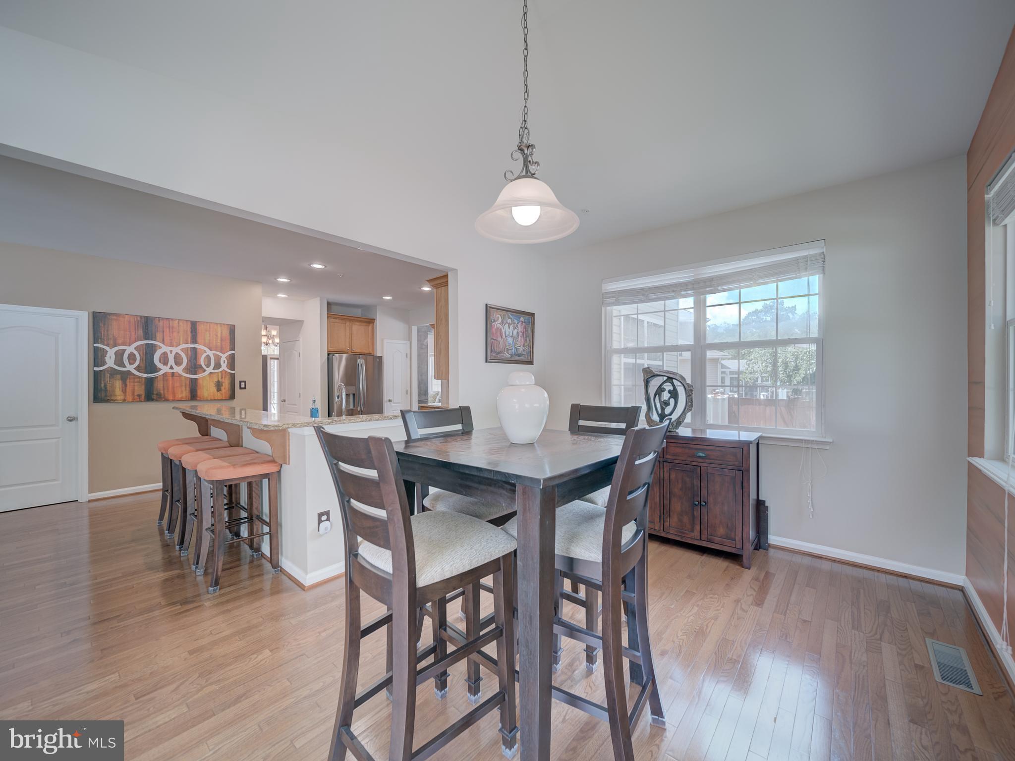 Listing images