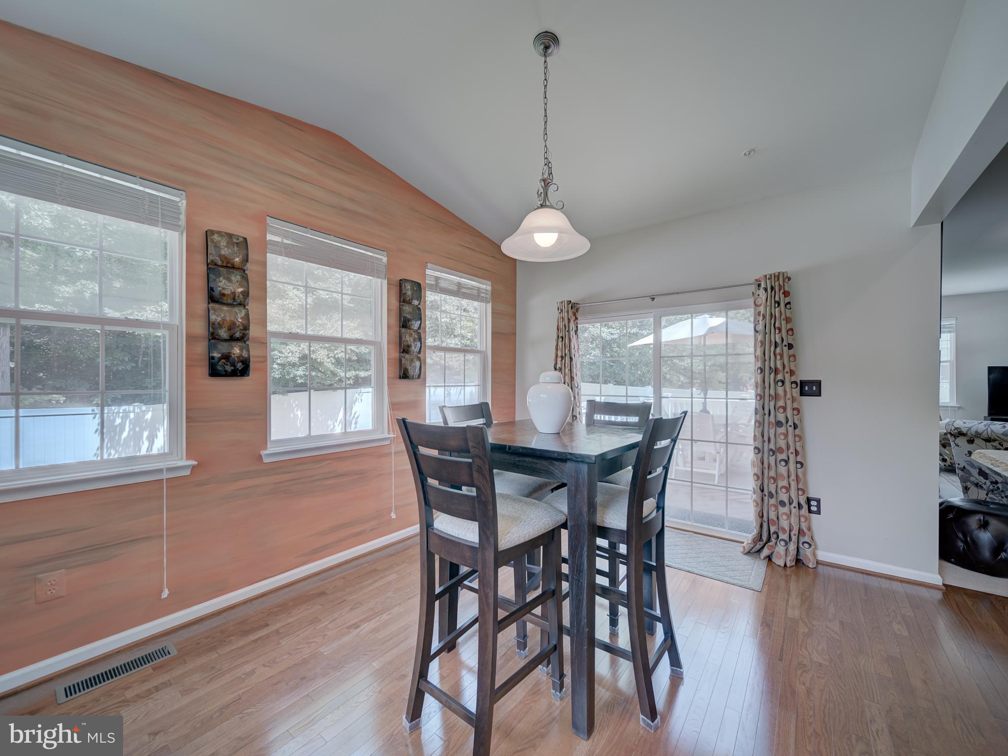 Listing images