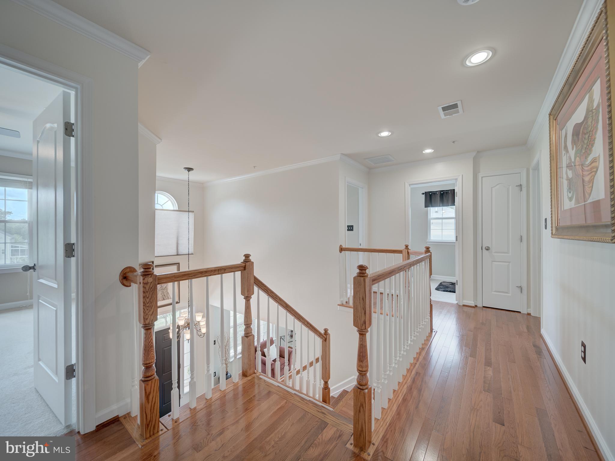 Listing images