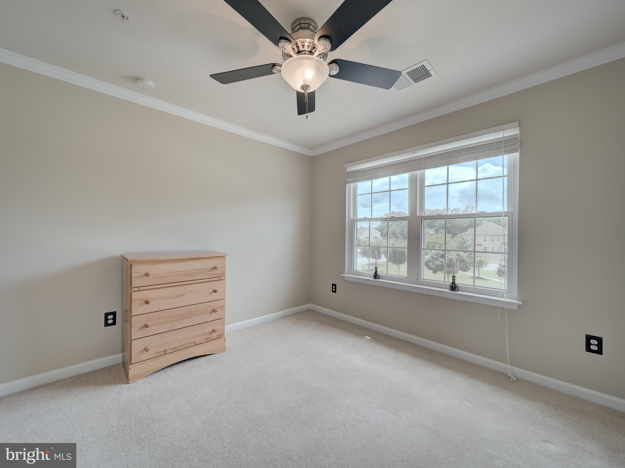 Listing images