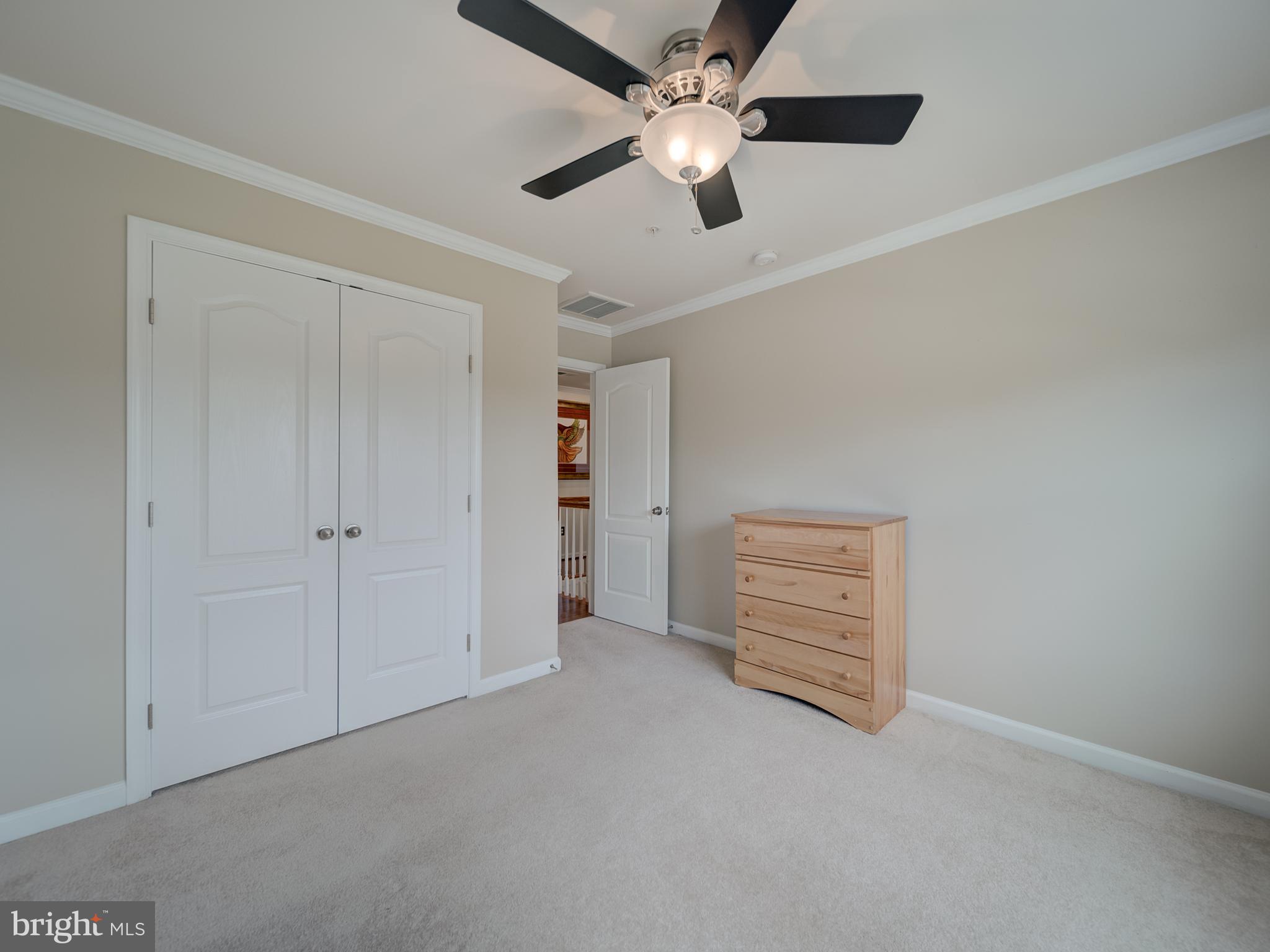 Listing images