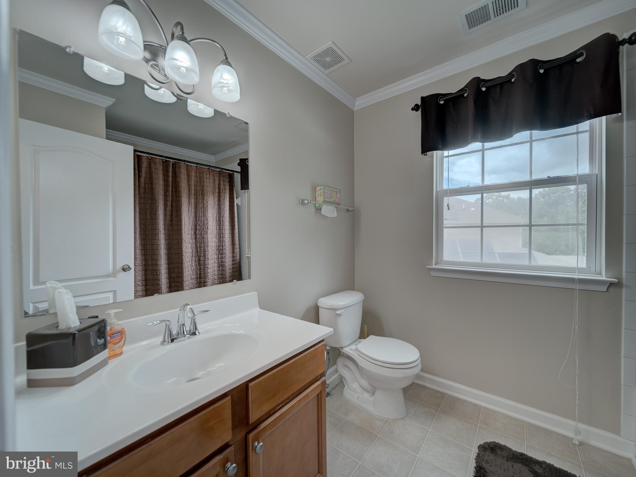 Listing images